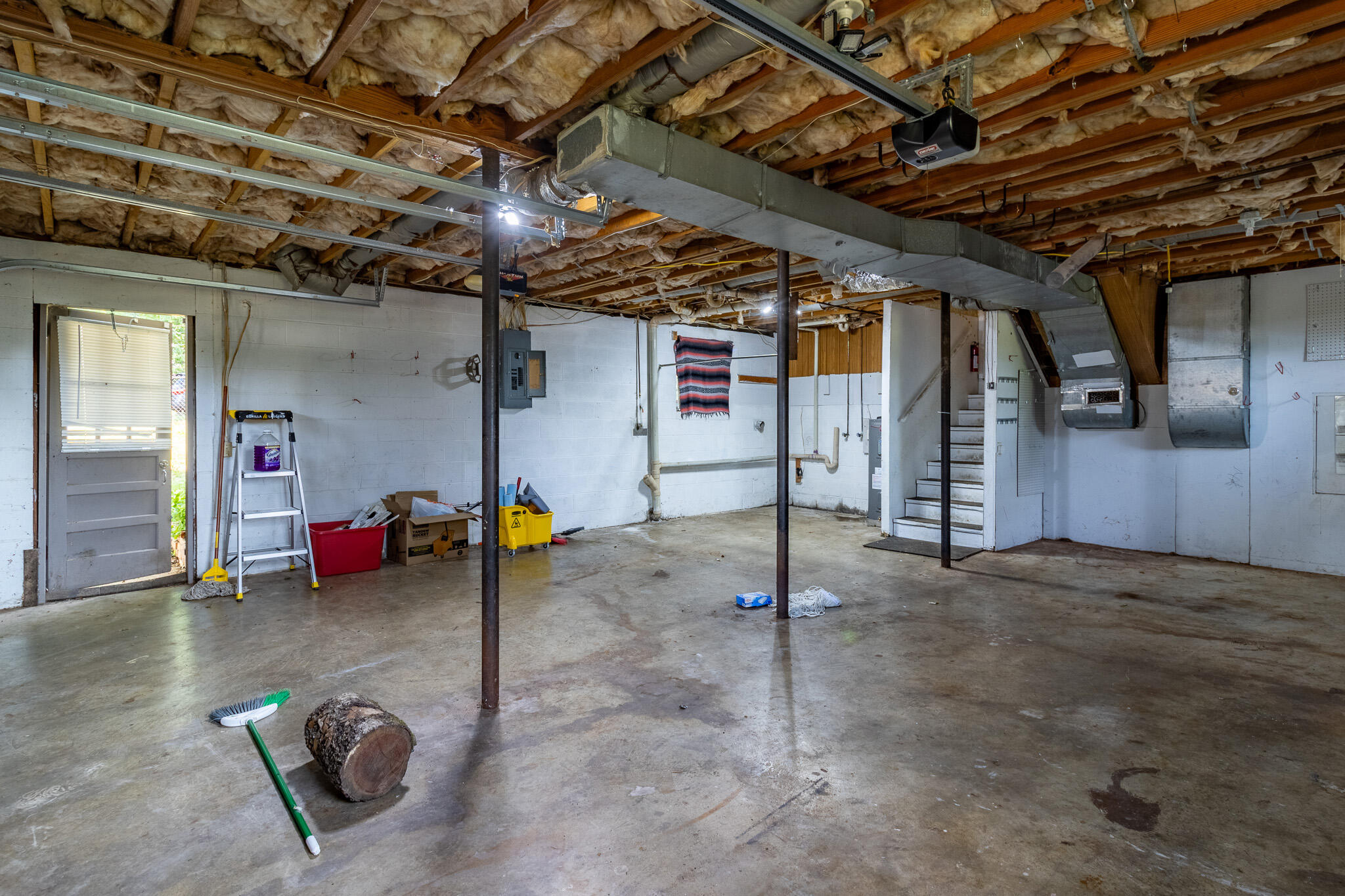 901 Spurling Drive