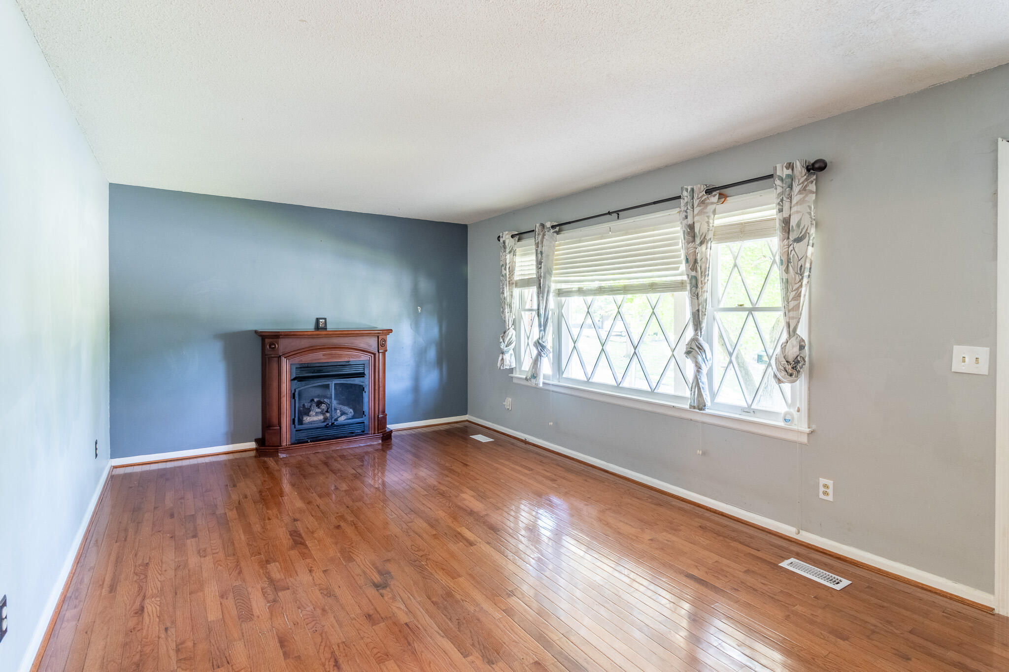 901 Spurling Drive
