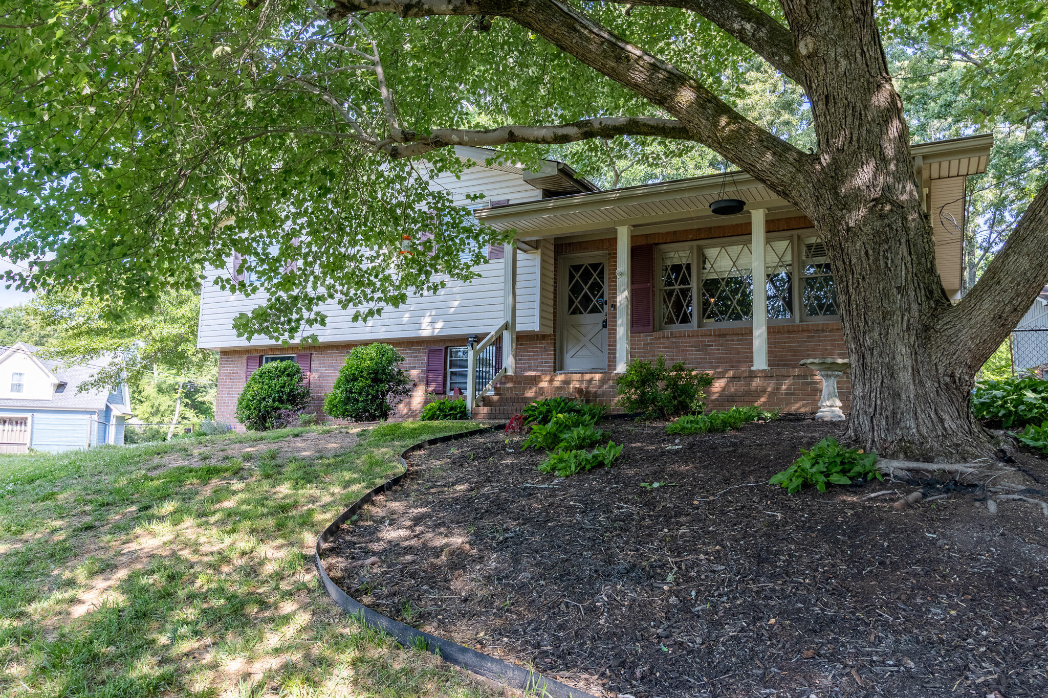 901 Spurling Drive