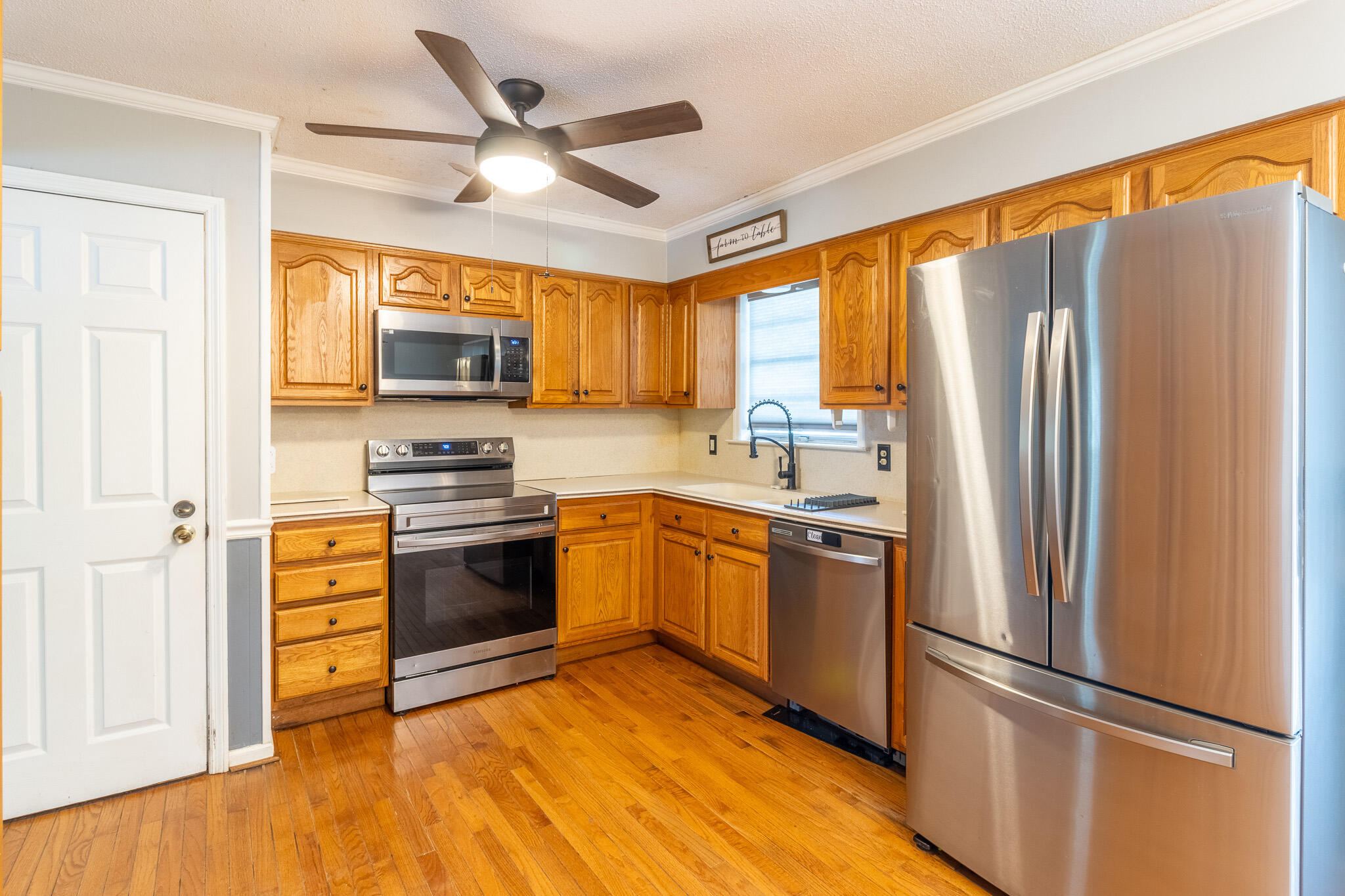901 Spurling Drive