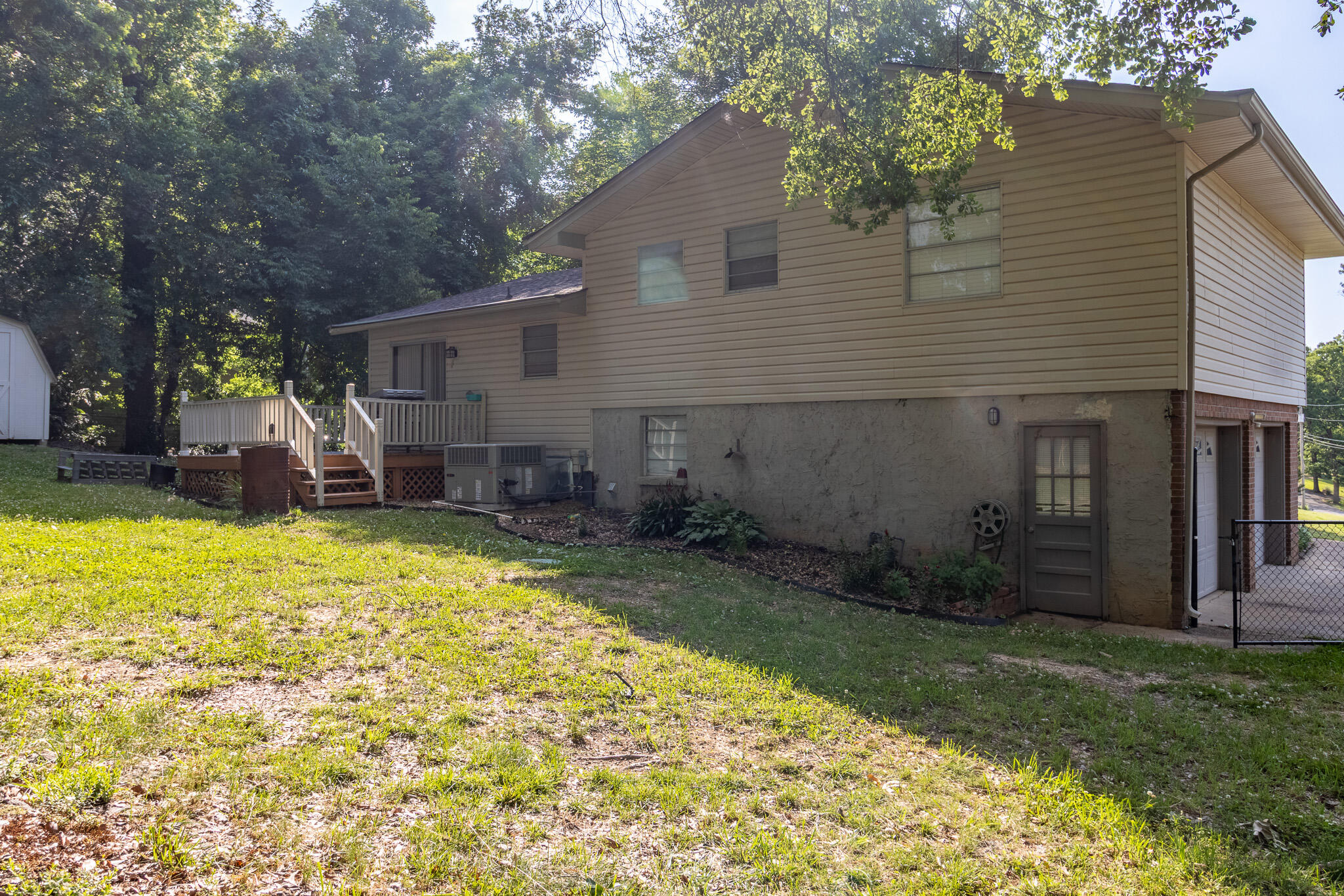901 Spurling Drive
