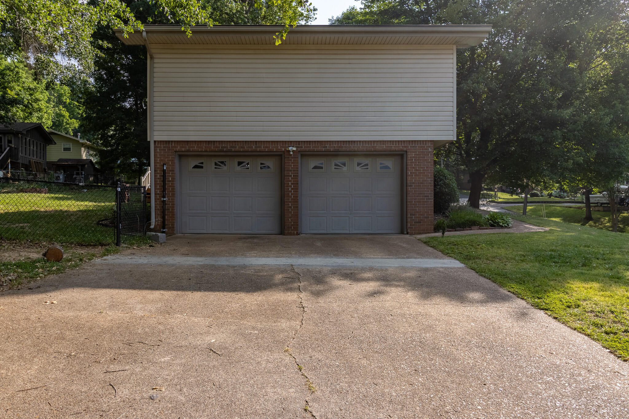 901 Spurling Drive