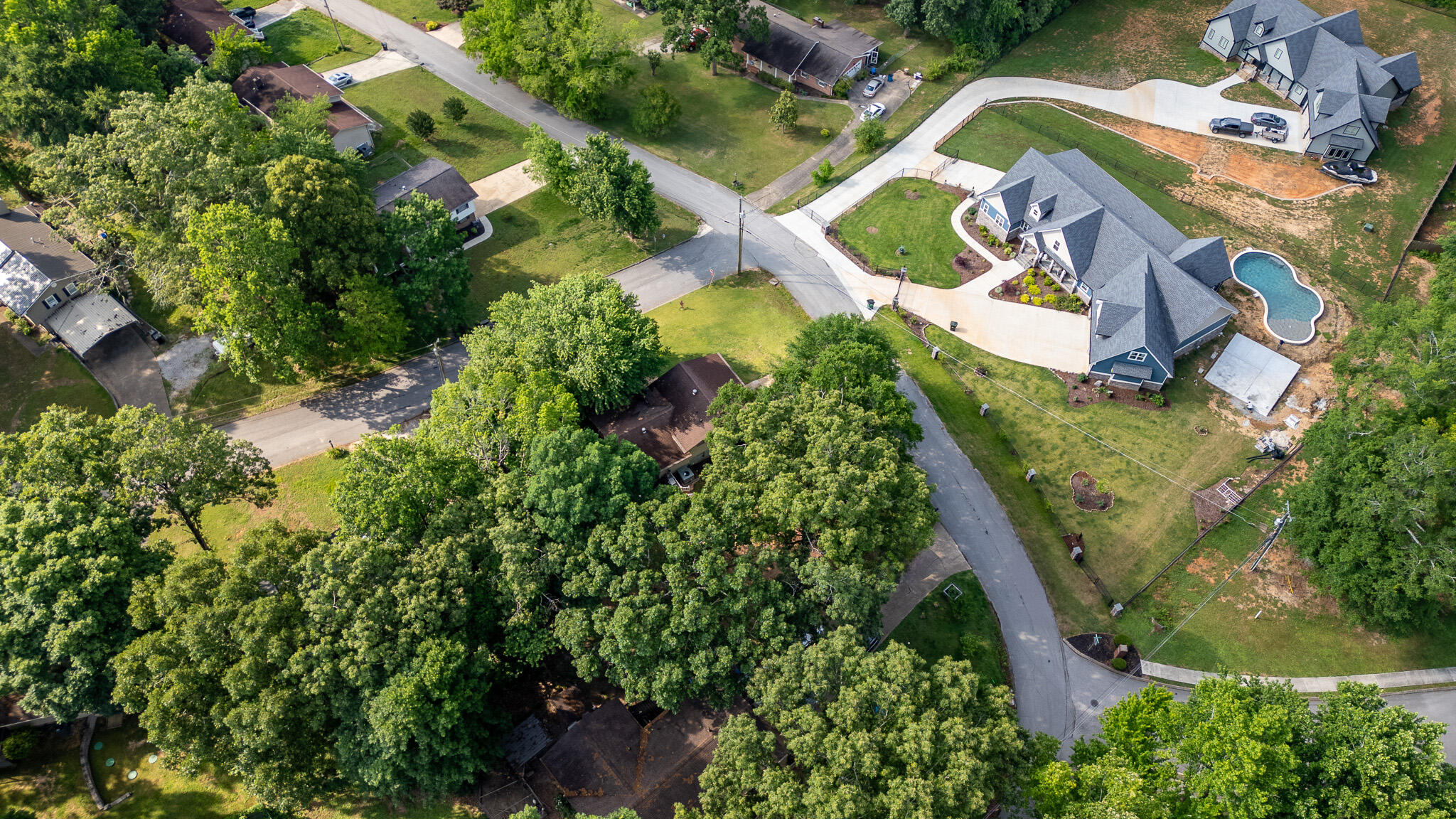 901 Spurling Drive