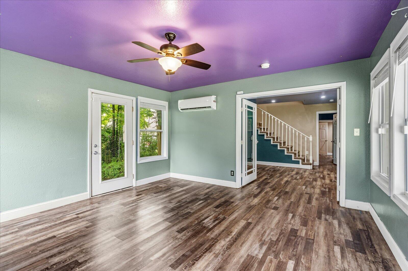 5313 Taft Highway