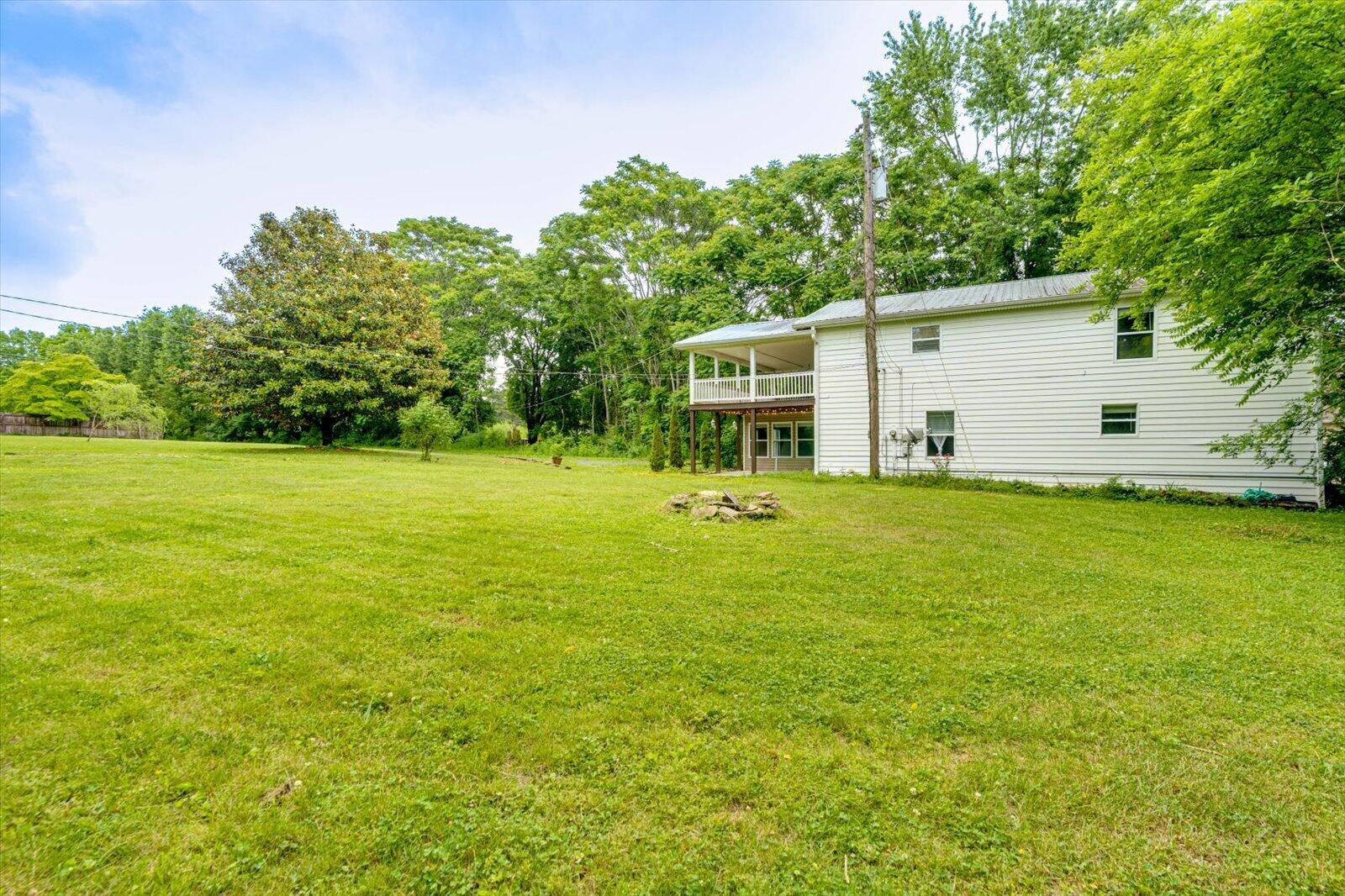 5313 Taft Highway