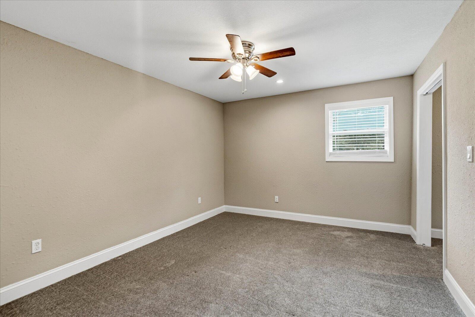 5313 Taft Highway