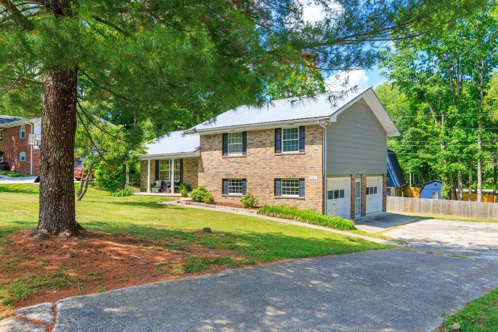 2505 Dowler Circle