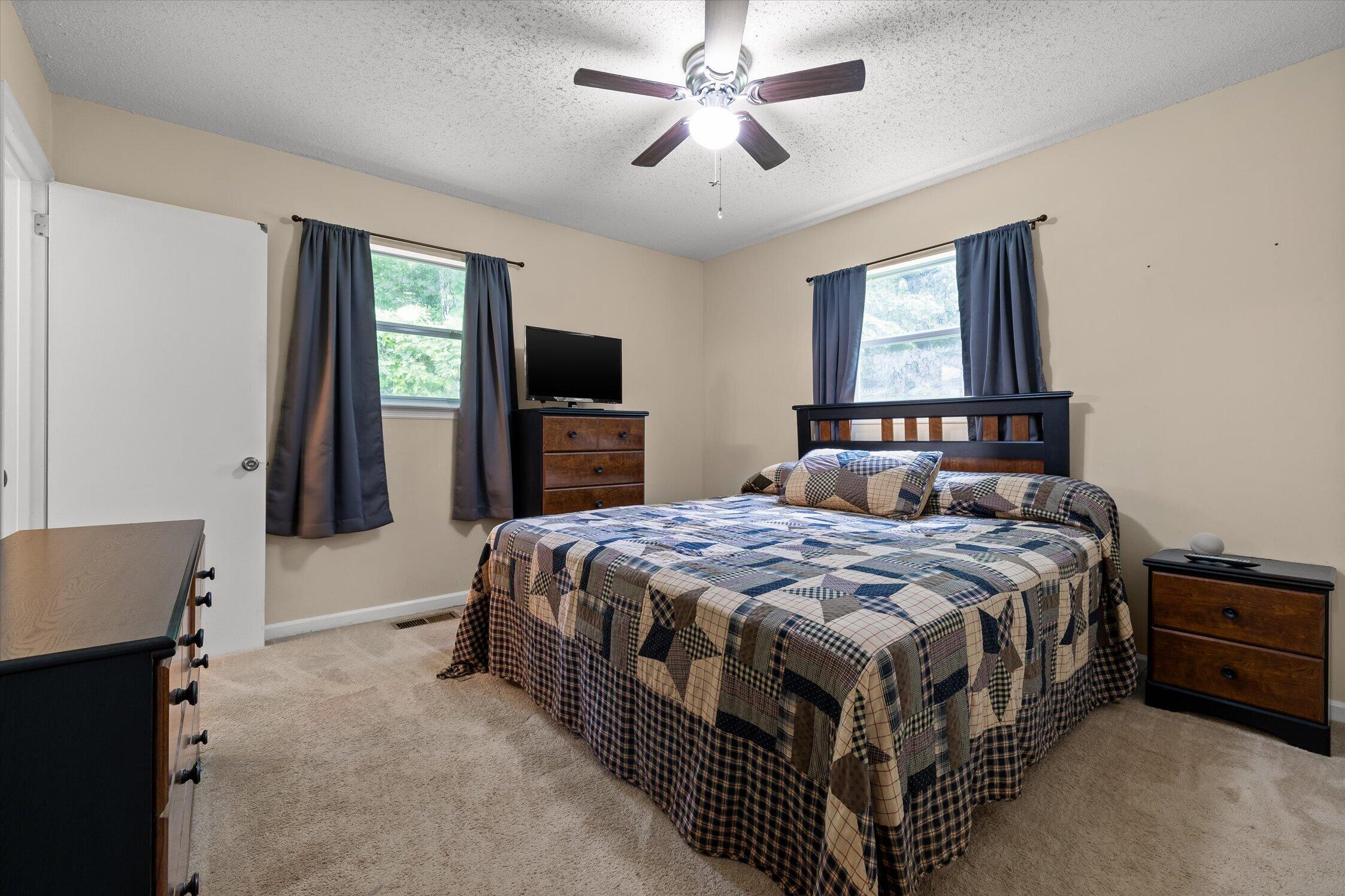 8462 Cross Timbers Circle
