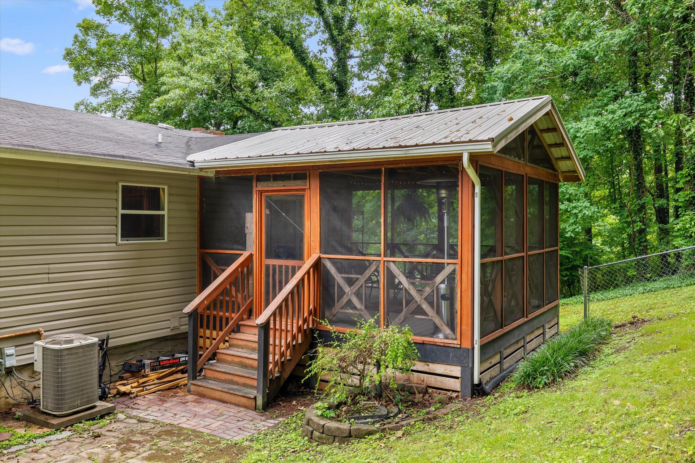 8462 Cross Timbers Circle