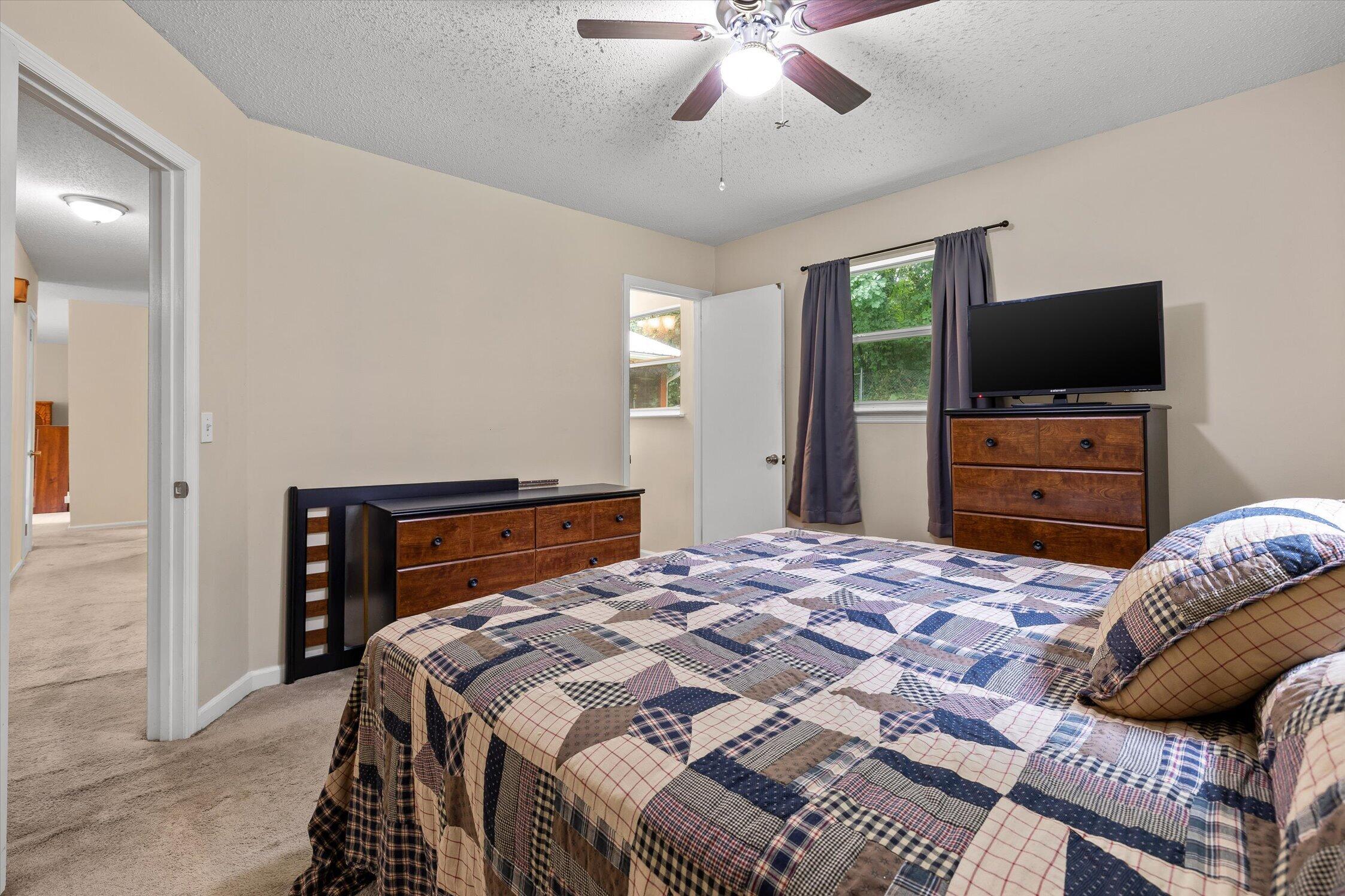 8462 Cross Timbers Circle