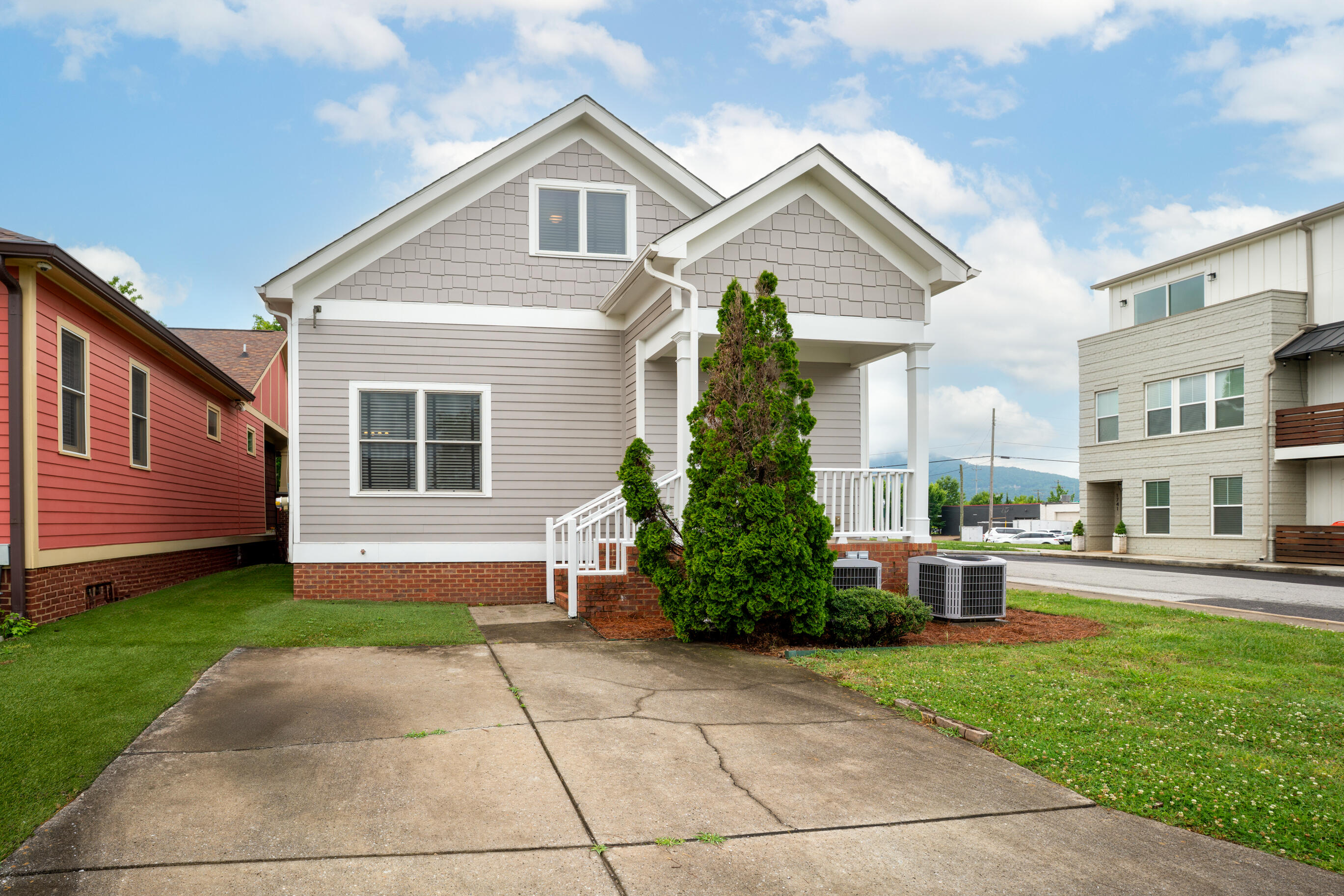 515 E 18th Street