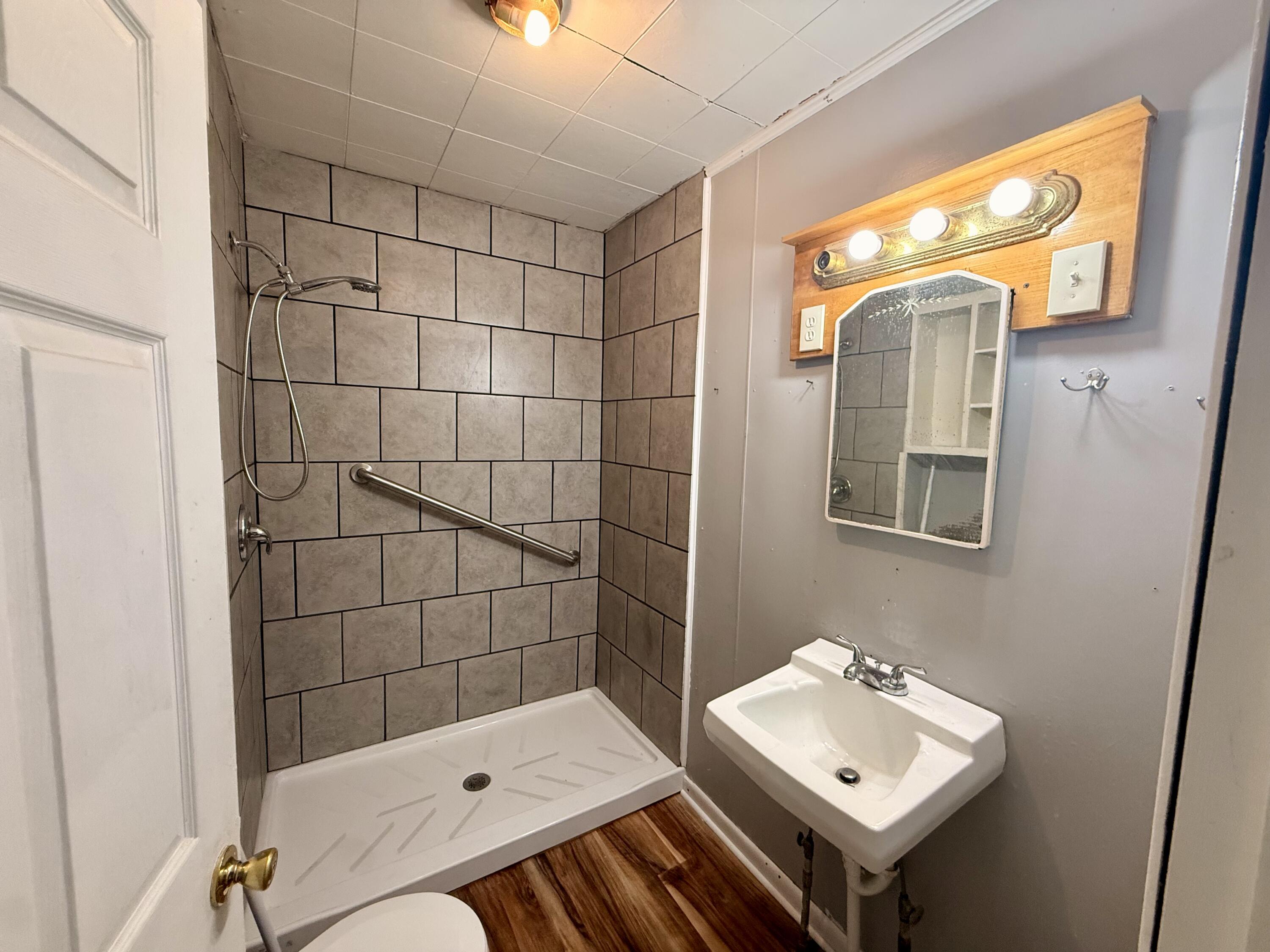 1224 Arnold Road