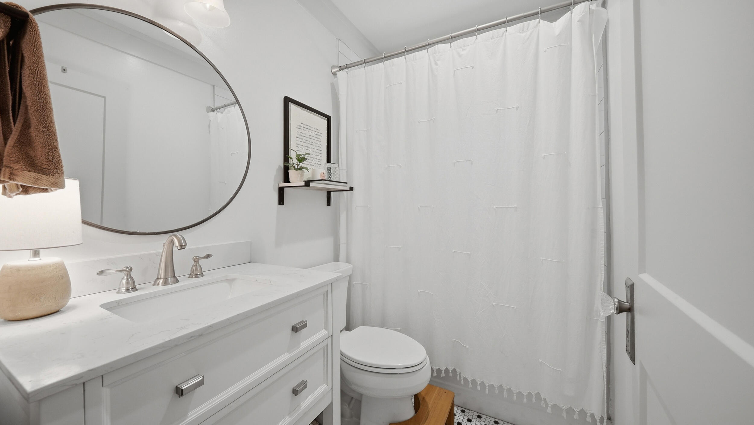 3010 Greenwich Avenue