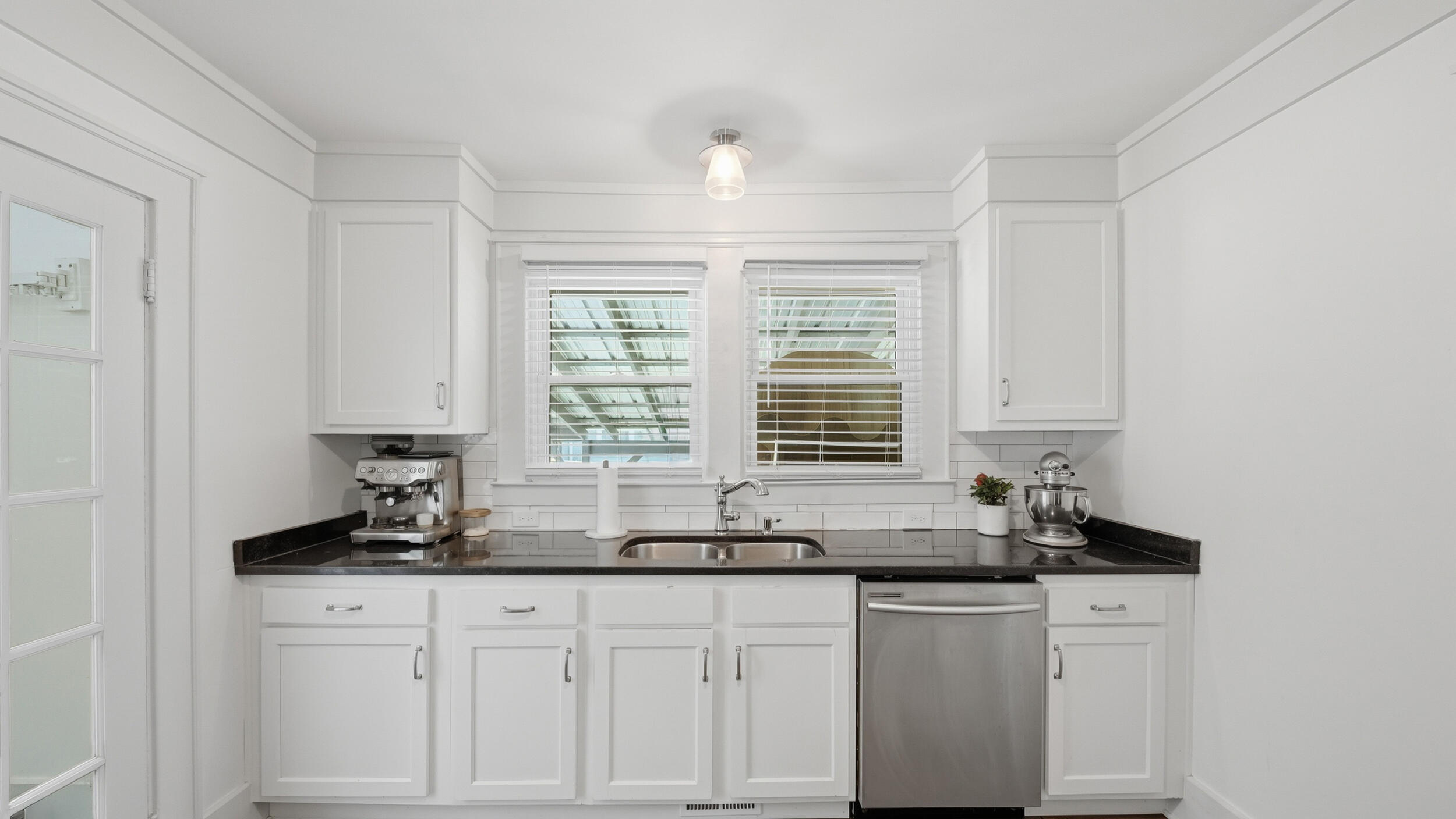 3010 Greenwich Avenue