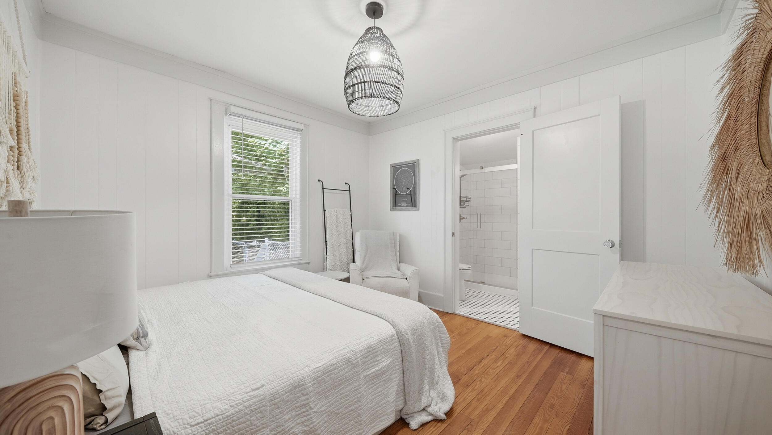 3010 Greenwich Avenue