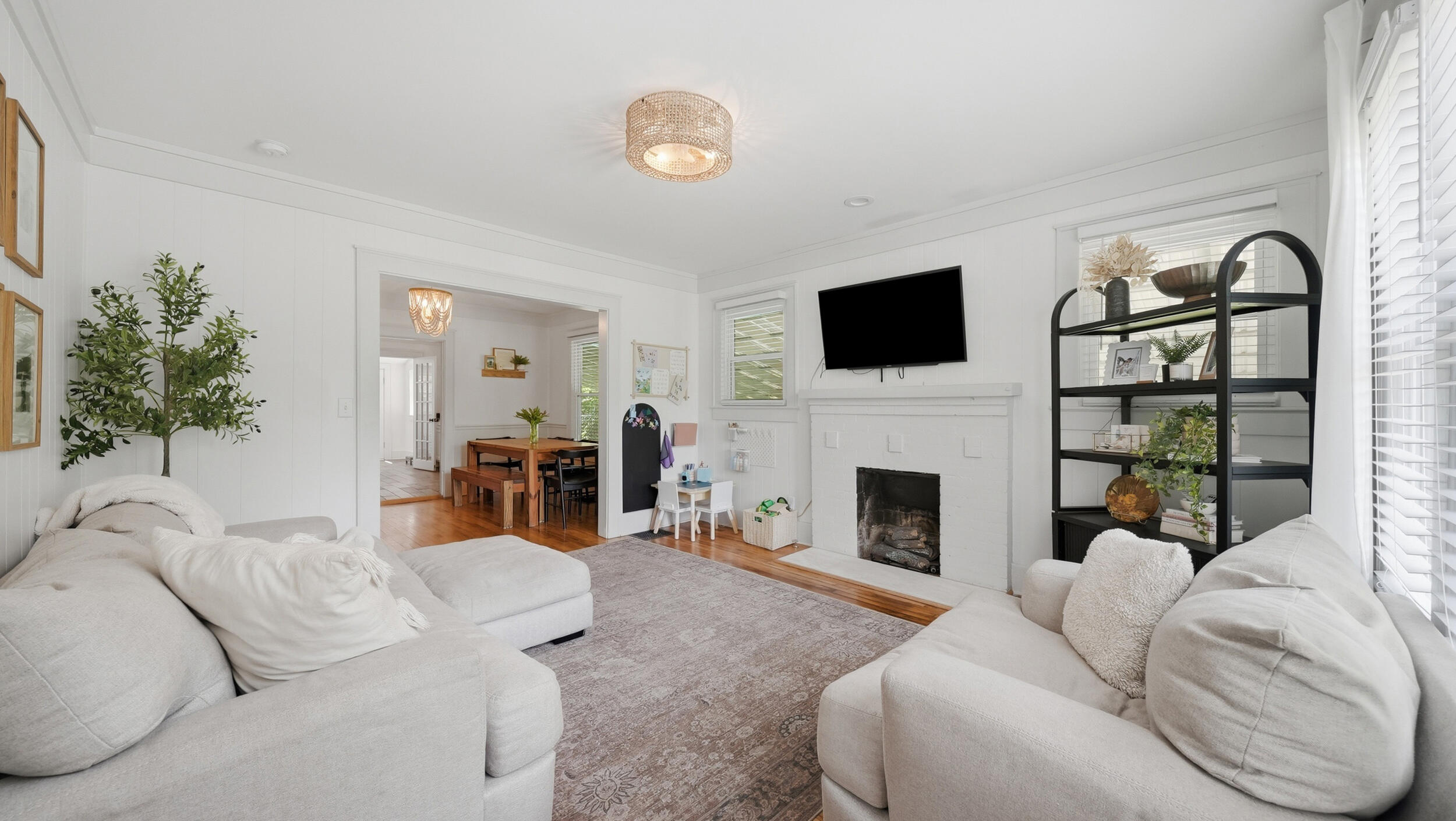 3010 Greenwich Avenue