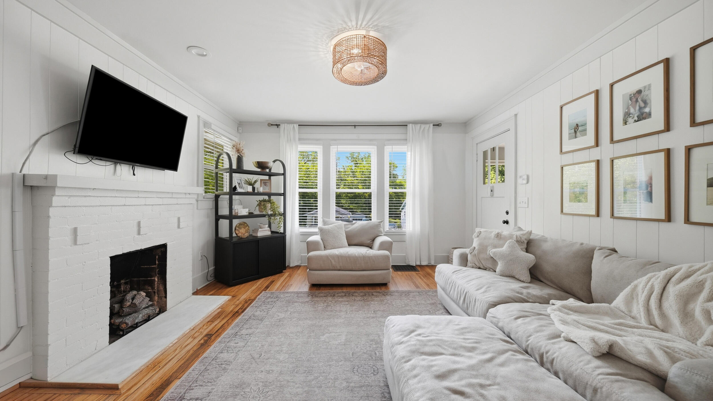 3010 Greenwich Avenue