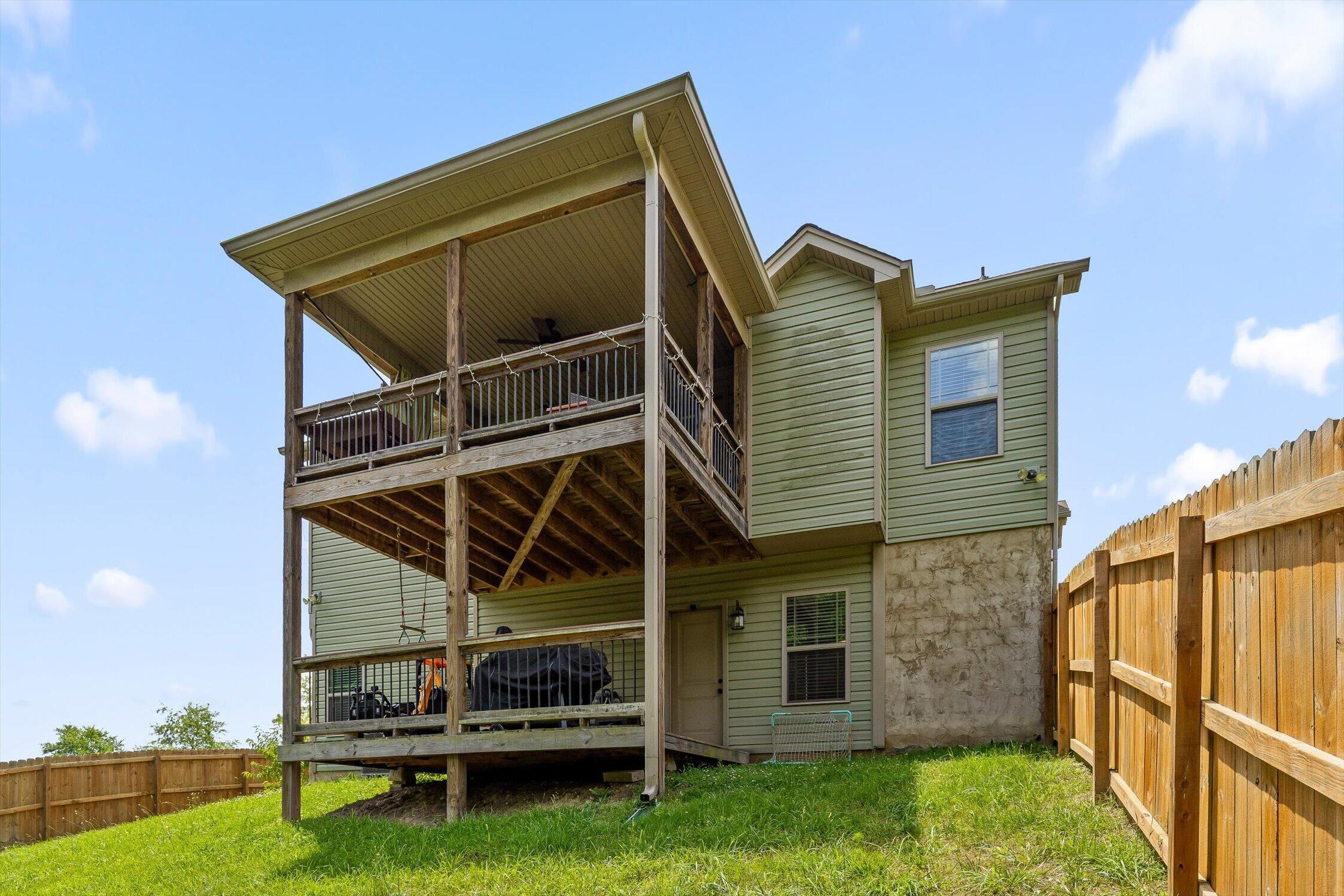 1095 Longo Drive