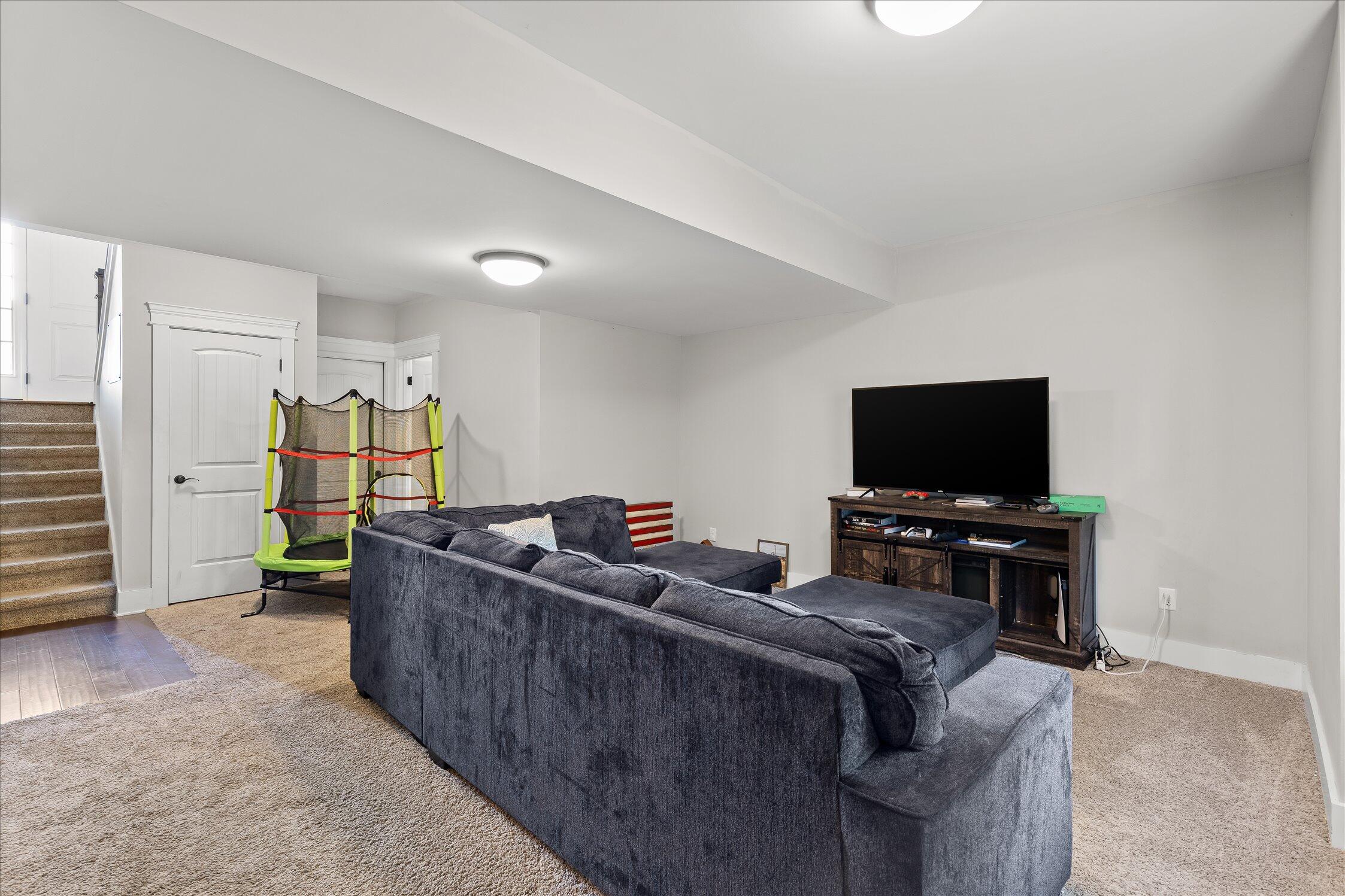 1095 Longo Drive