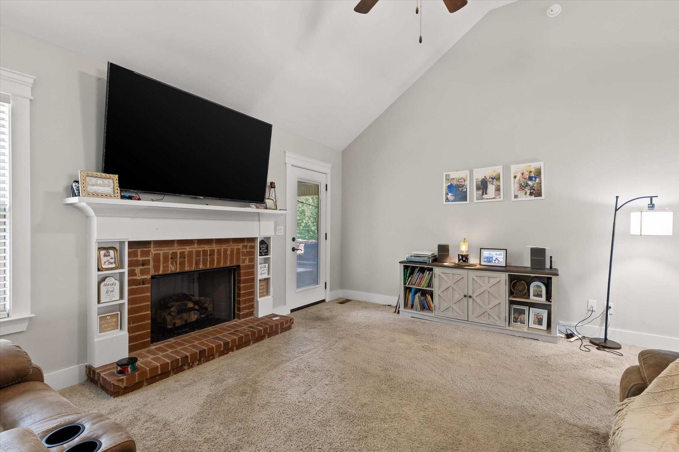 1095 Longo Drive