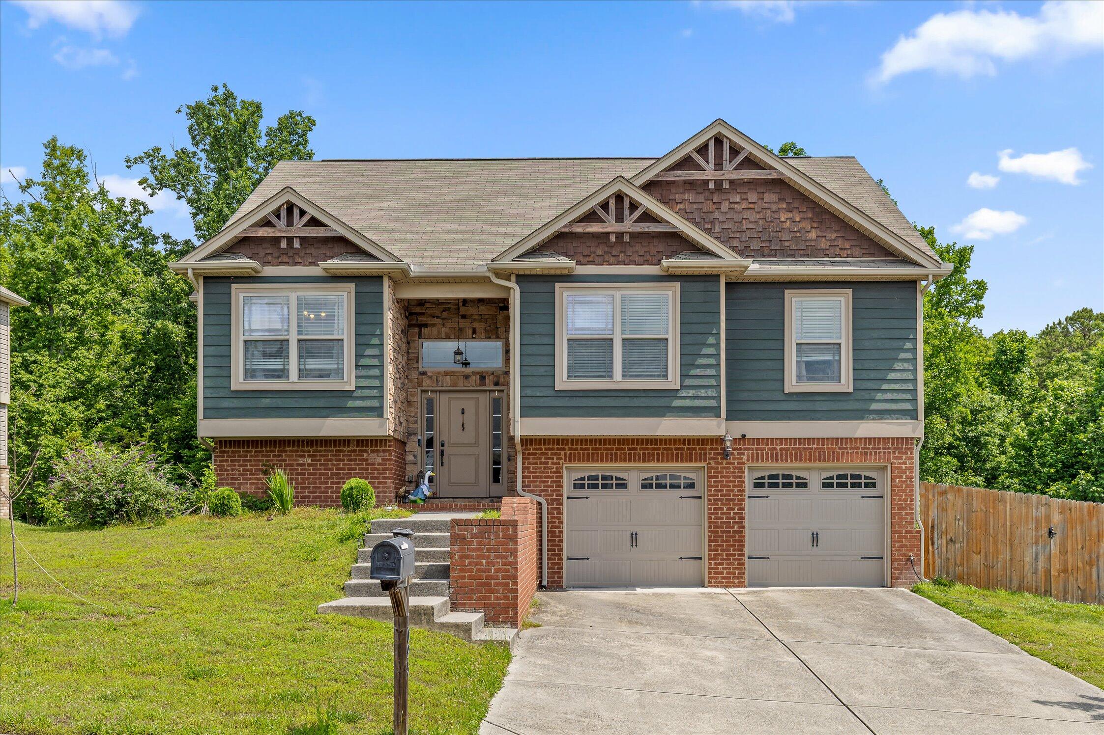 1095 Longo Drive