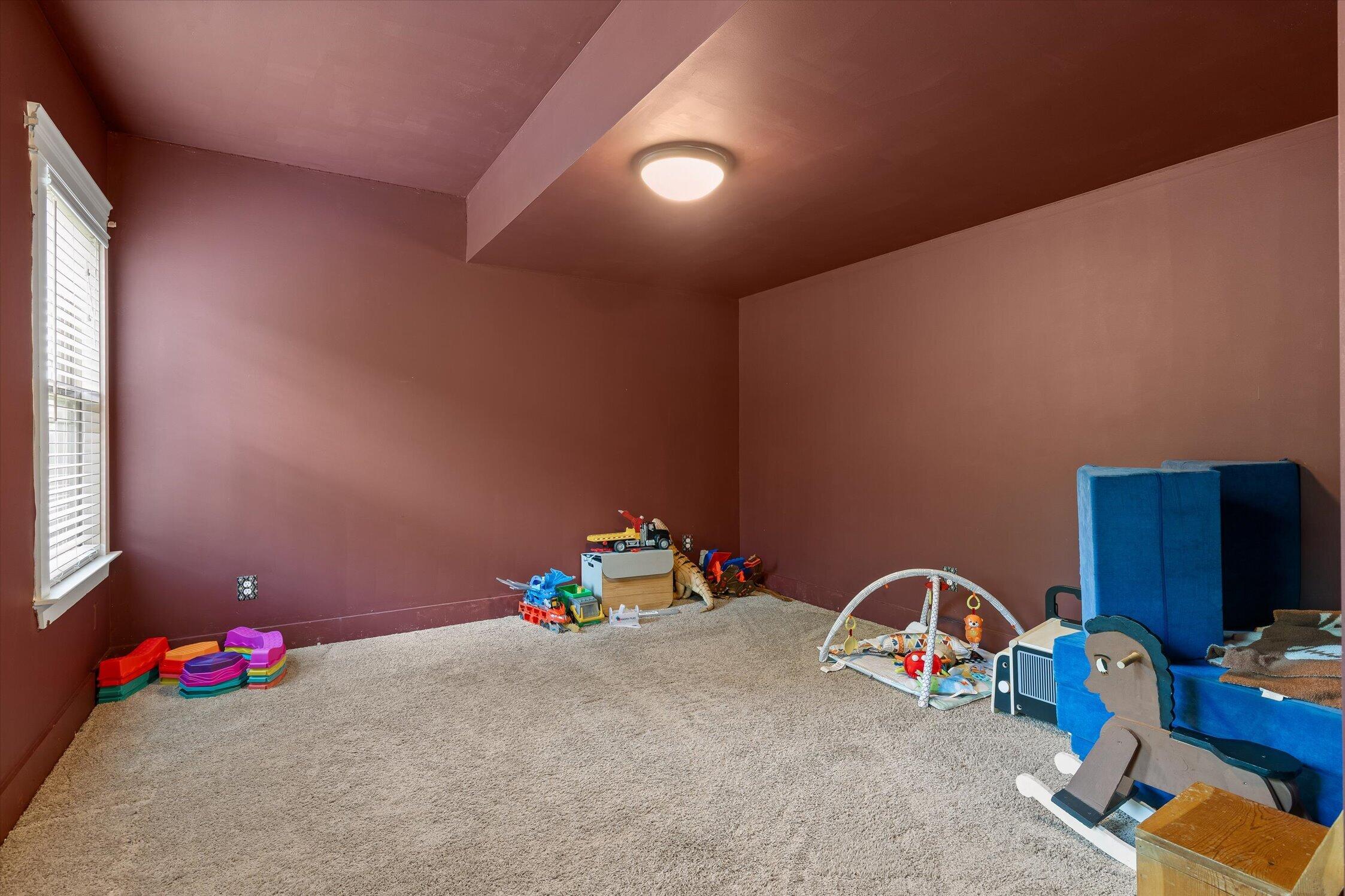 1095 Longo Drive