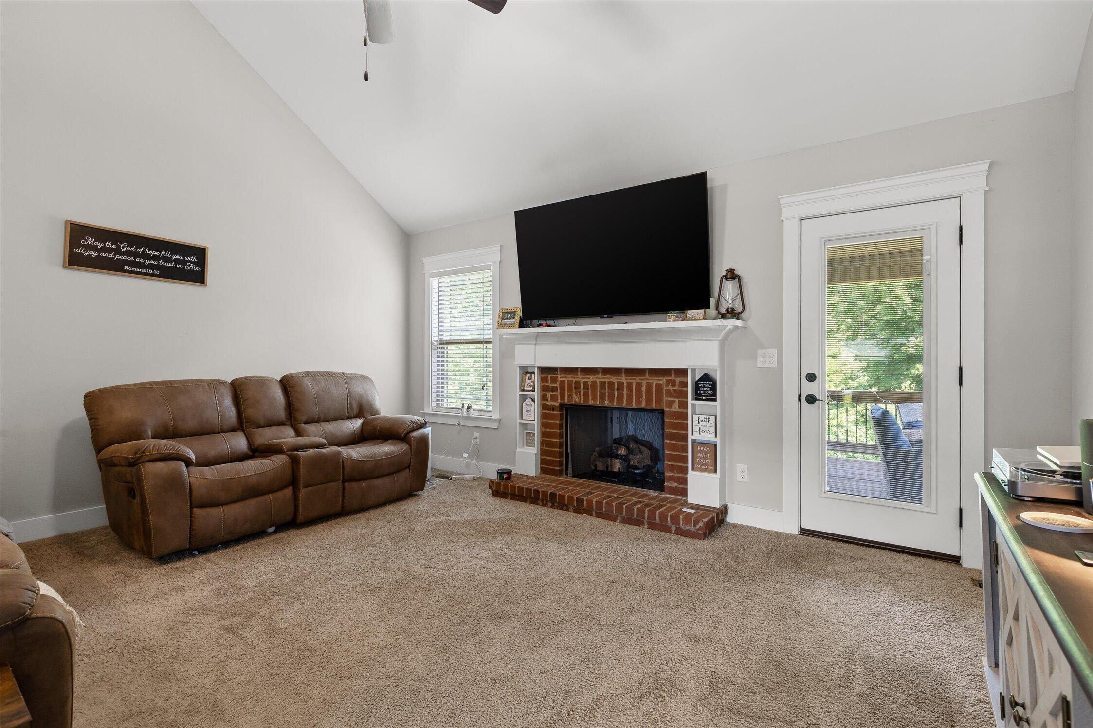 1095 Longo Drive