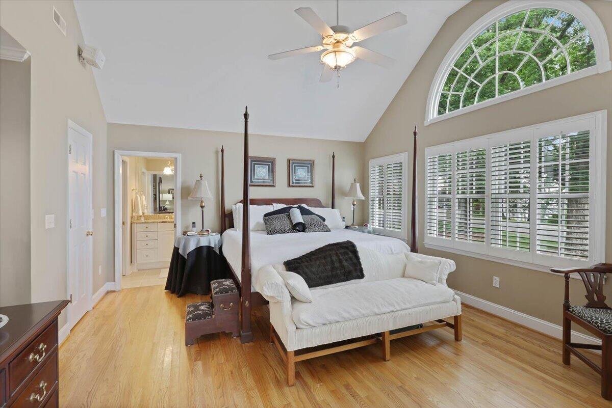 121 N Palisades Drive