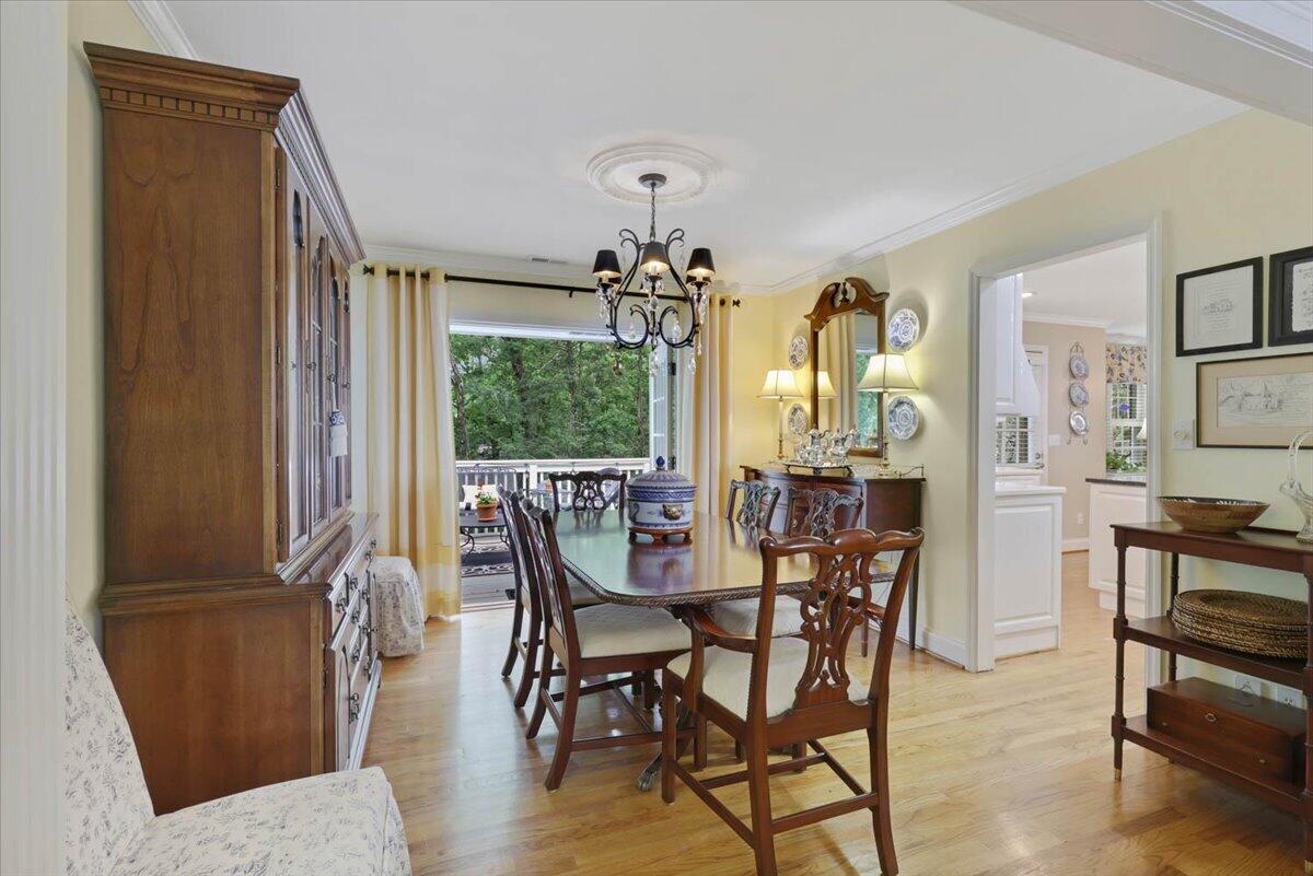 121 N Palisades Drive