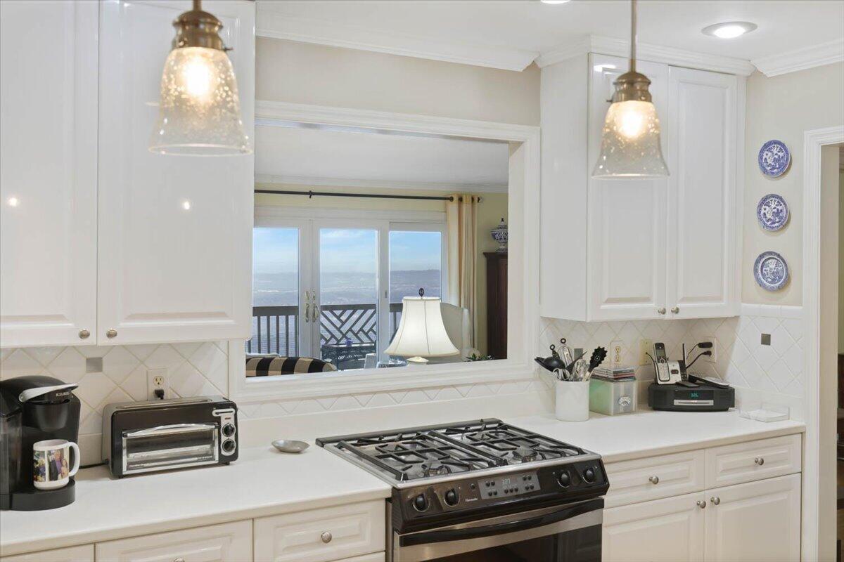 121 N Palisades Drive