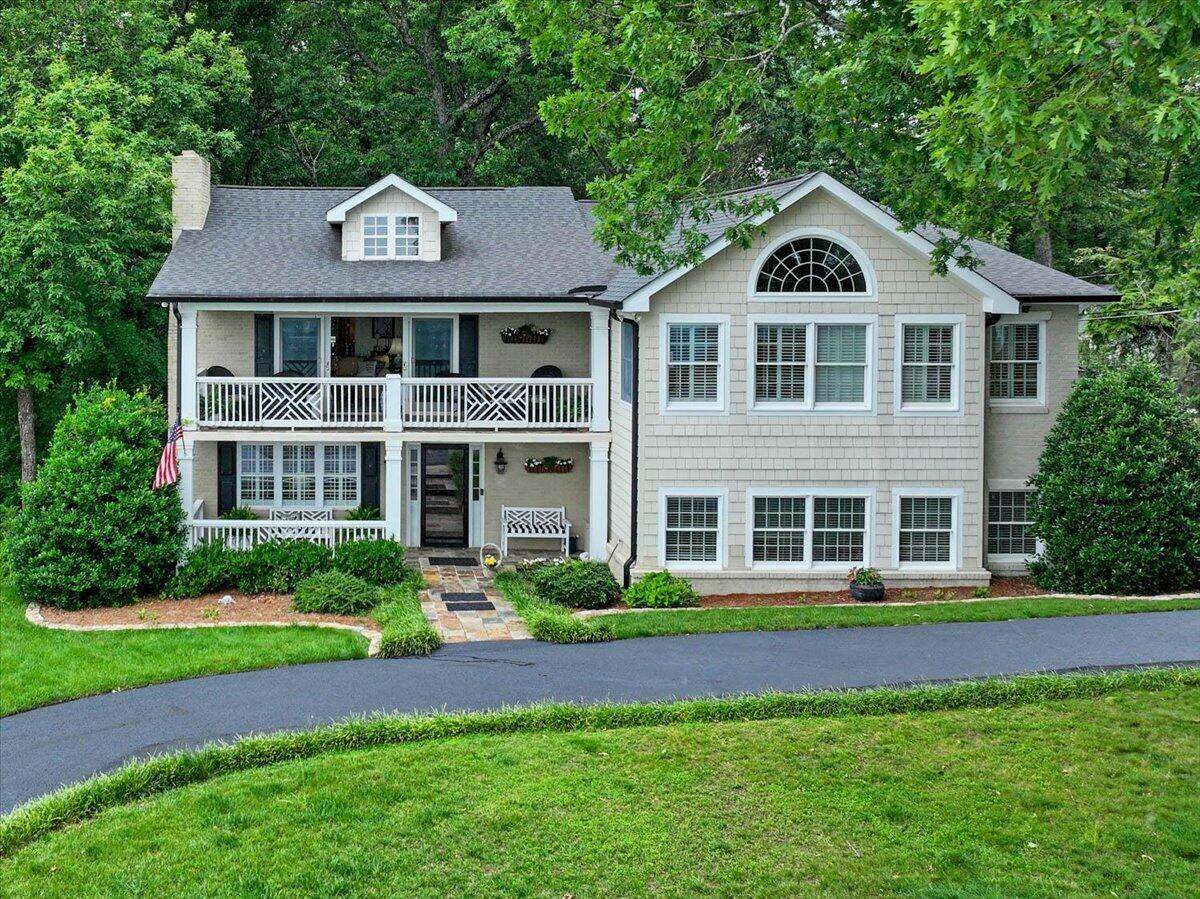 121 N Palisades Drive