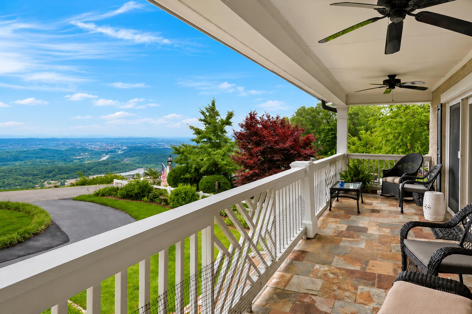 121 N Palisades Drive