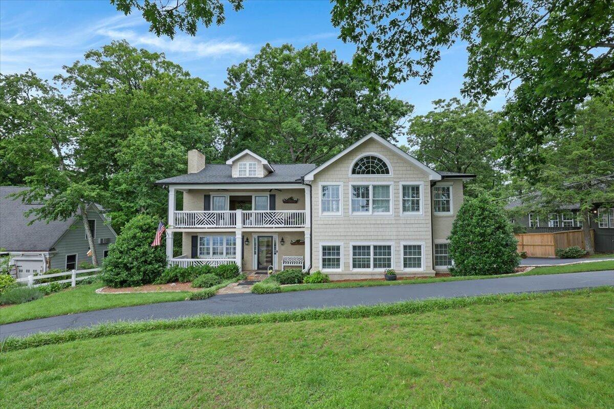 121 N Palisades Drive