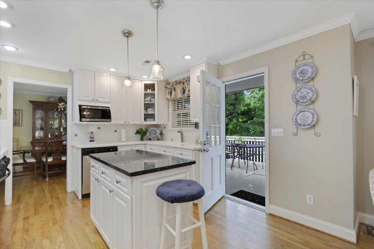 121 N Palisades Drive