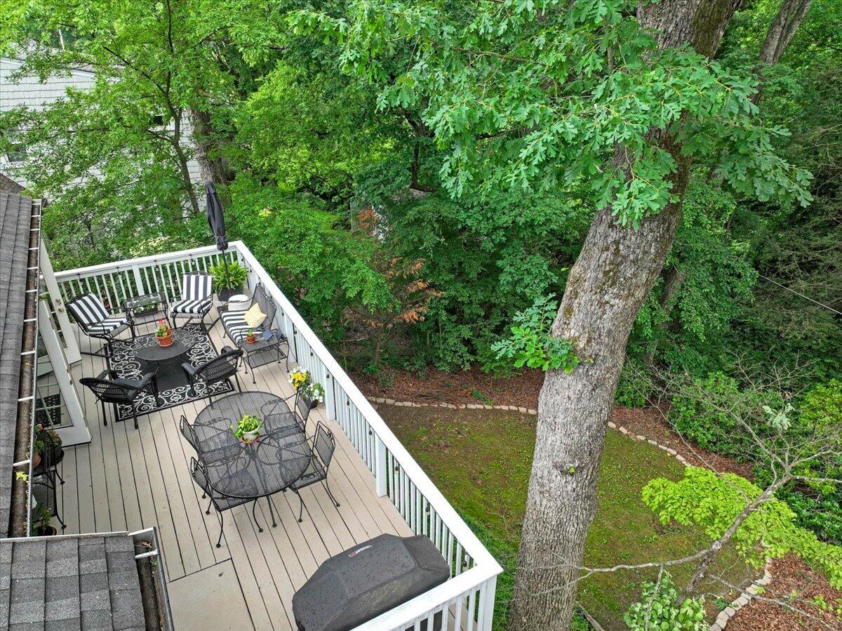 121 N Palisades Drive