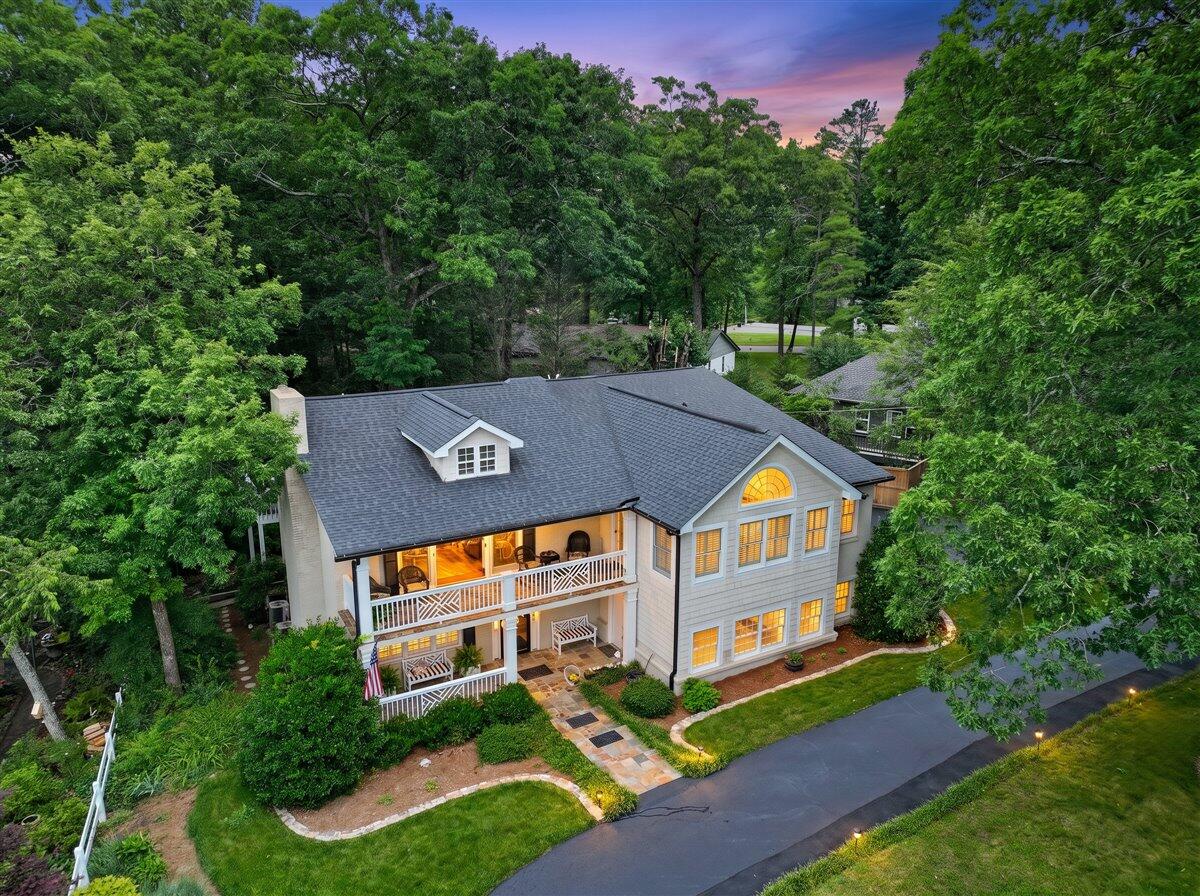 121 N Palisades Drive