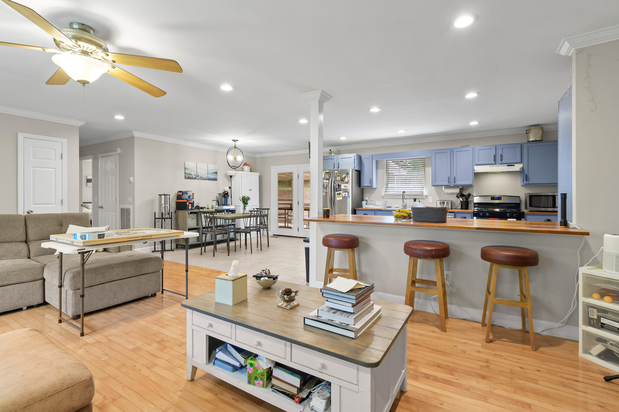 10718 Lonnie Lane