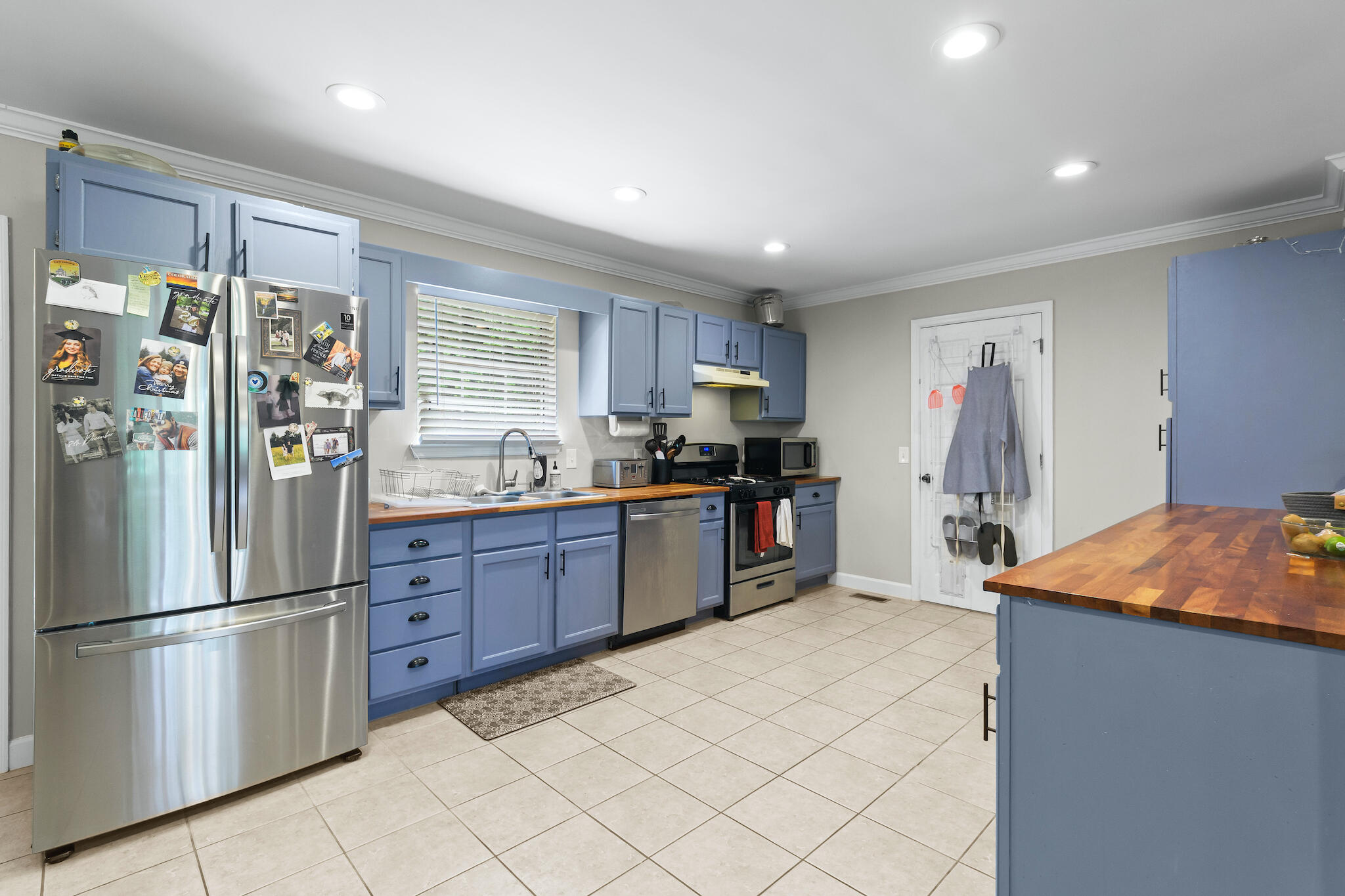 10718 Lonnie Lane