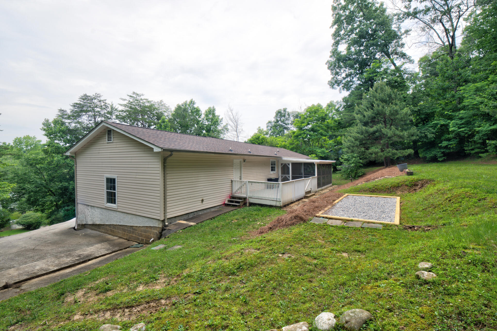 10718 Lonnie Lane