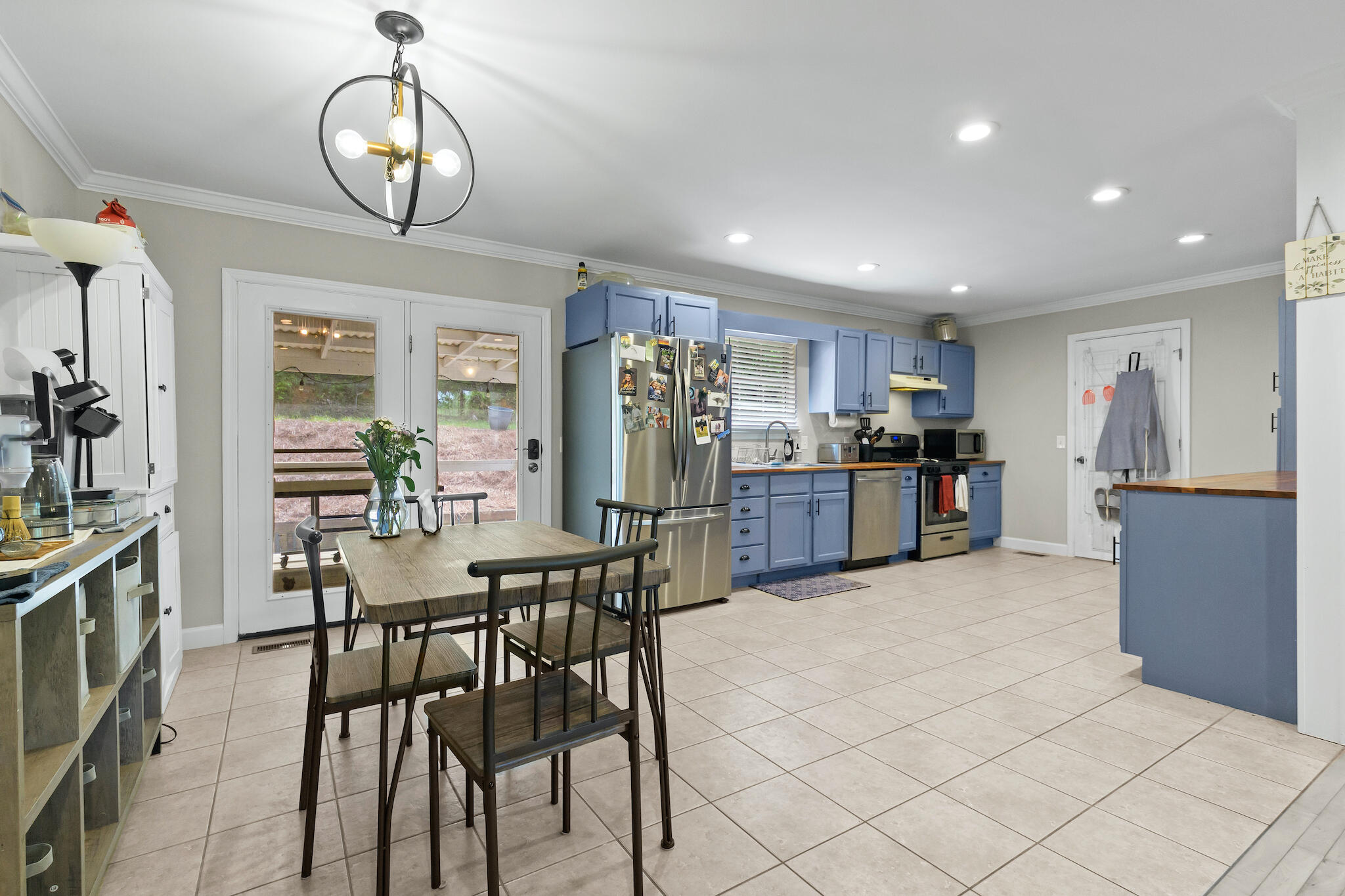 10718 Lonnie Lane