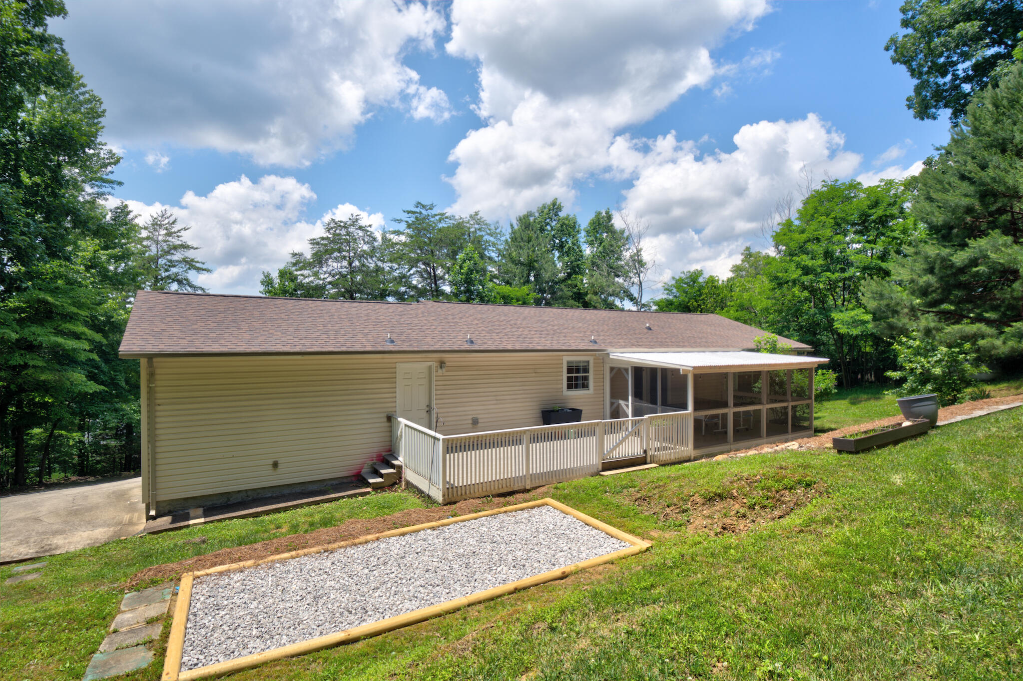 10718 Lonnie Lane