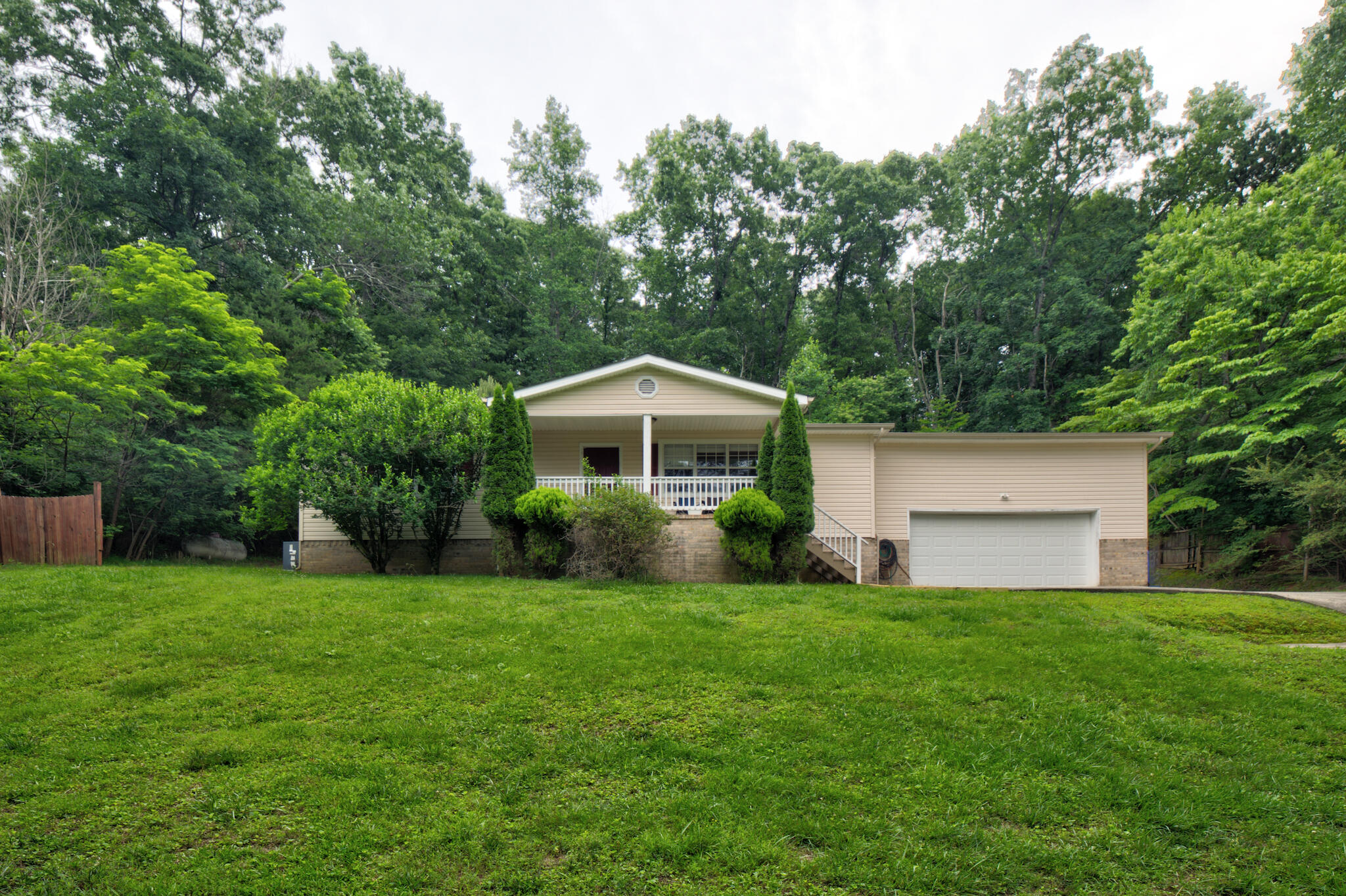 10718 Lonnie Lane