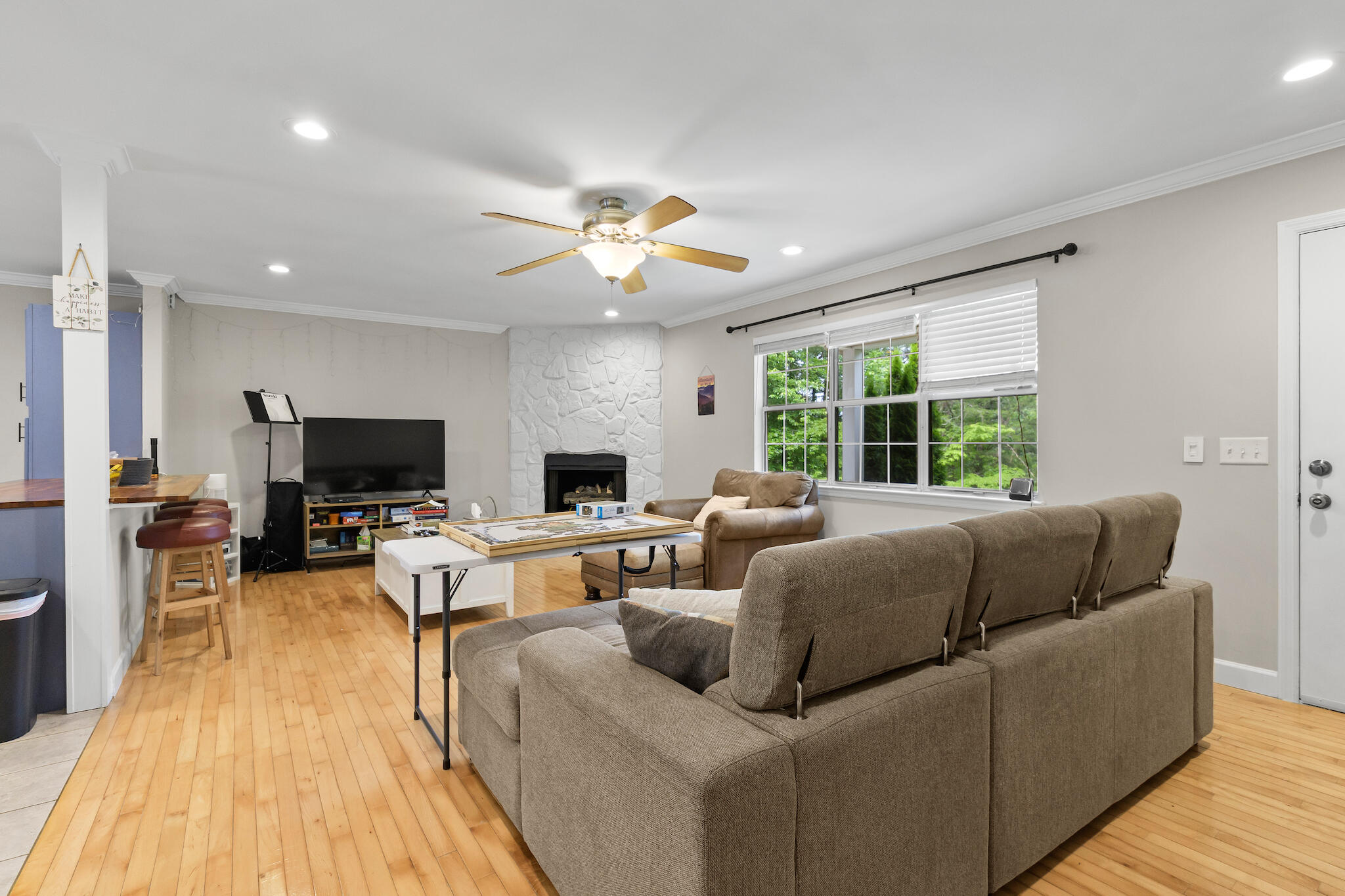 10718 Lonnie Lane