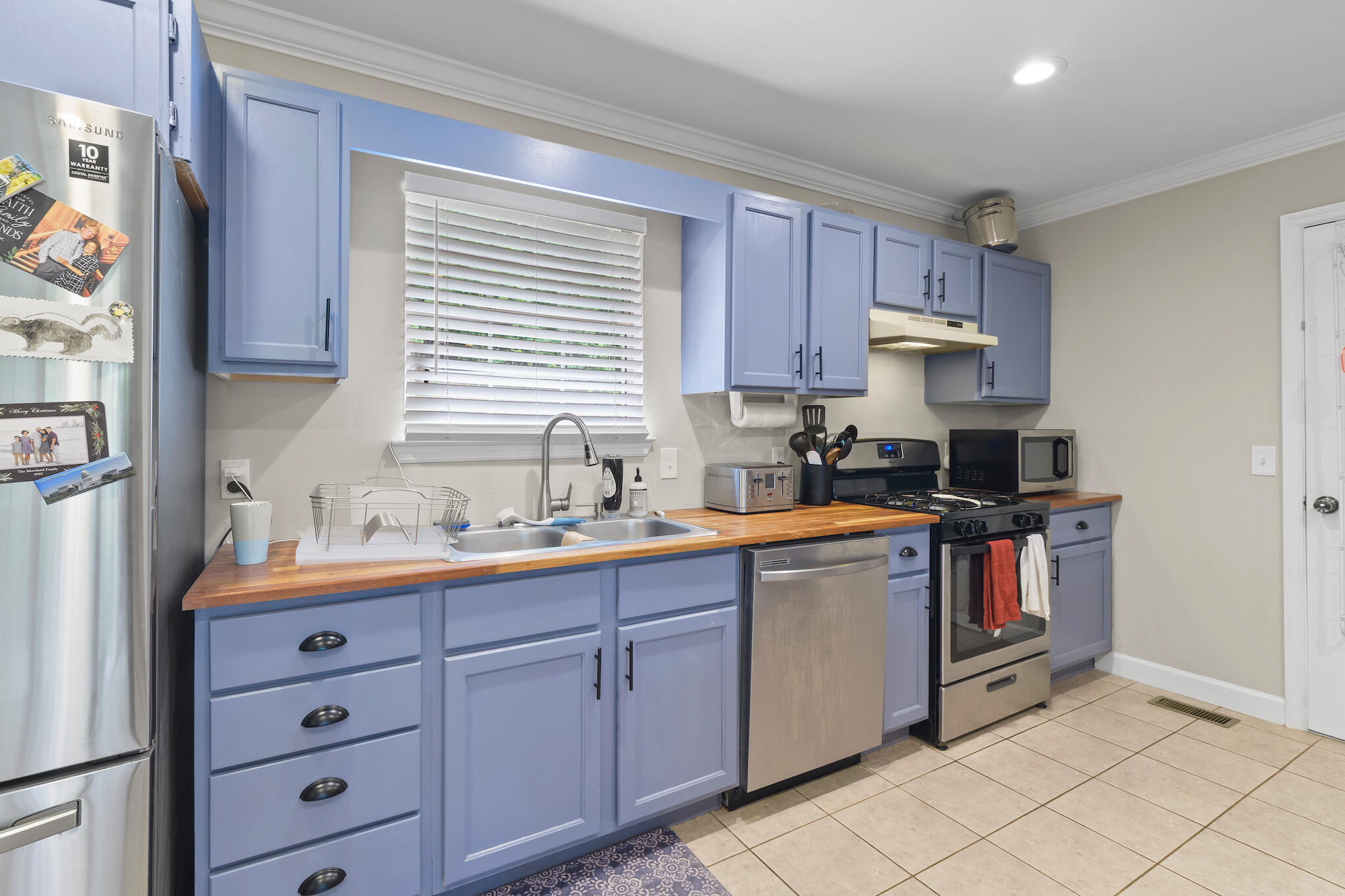 10718 Lonnie Lane