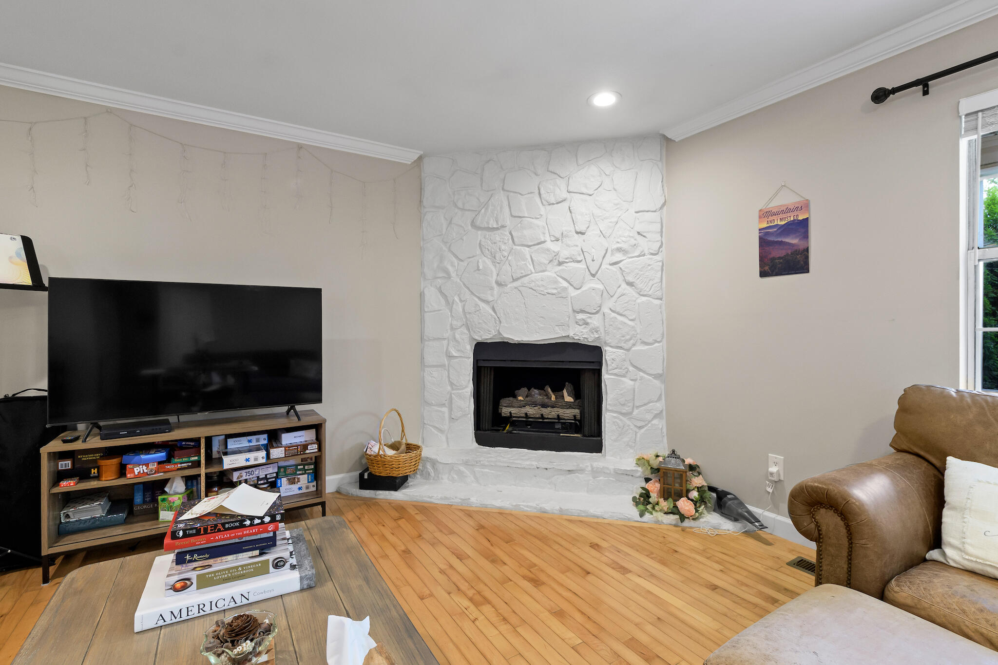 10718 Lonnie Lane