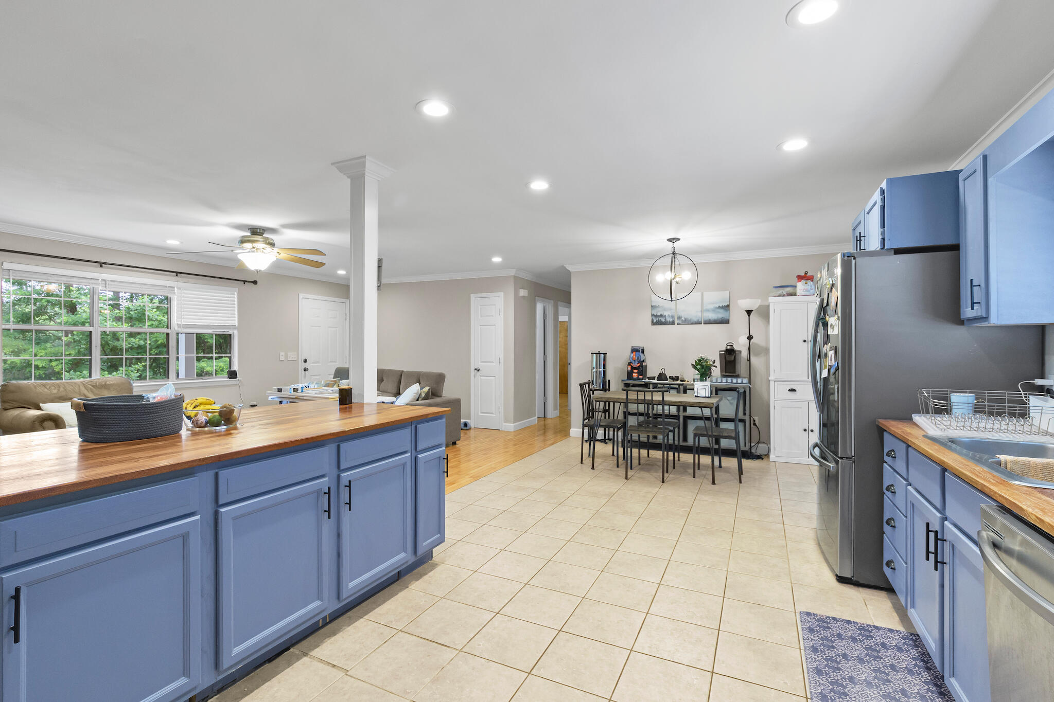 10718 Lonnie Lane