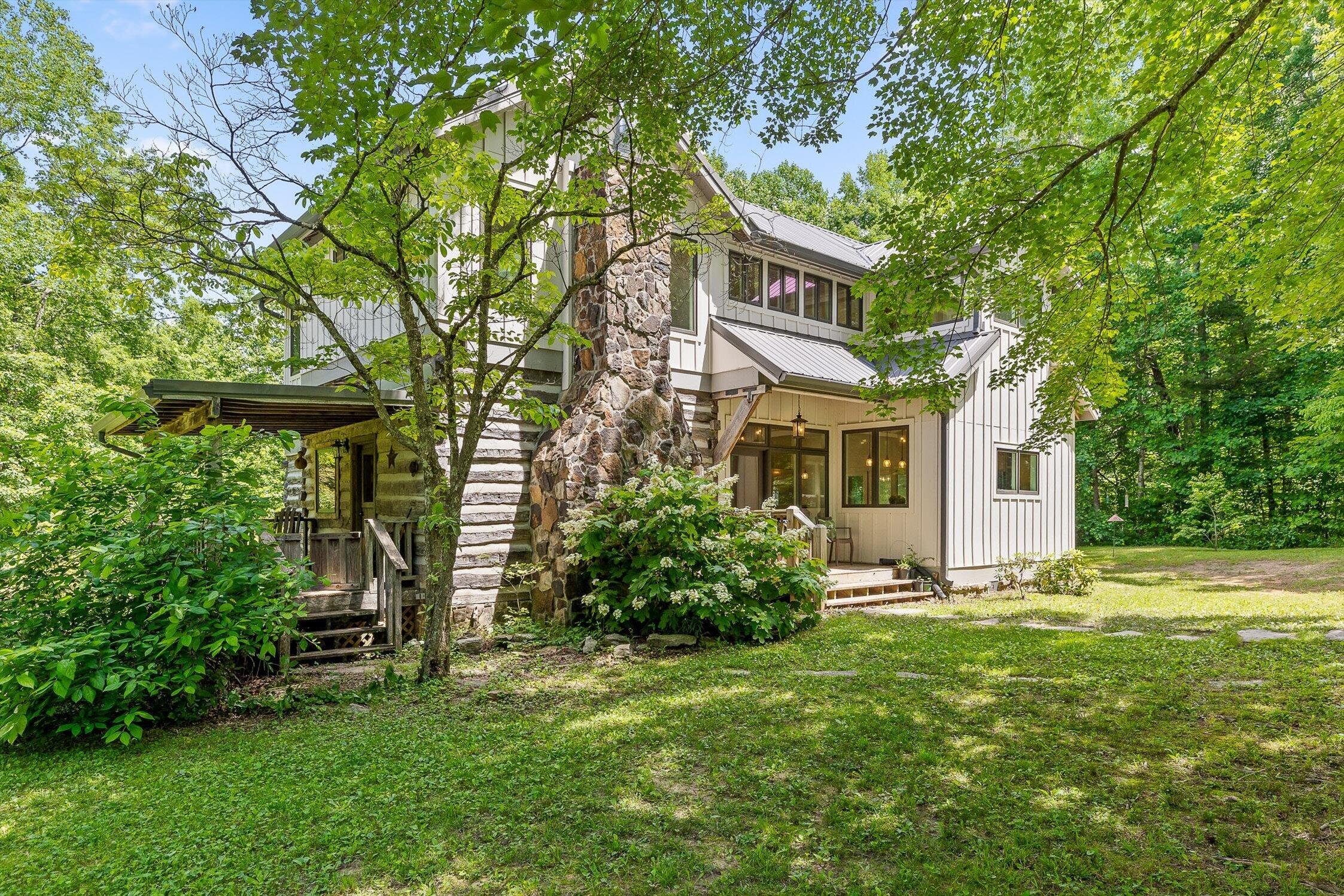 4272 Peppers Lane