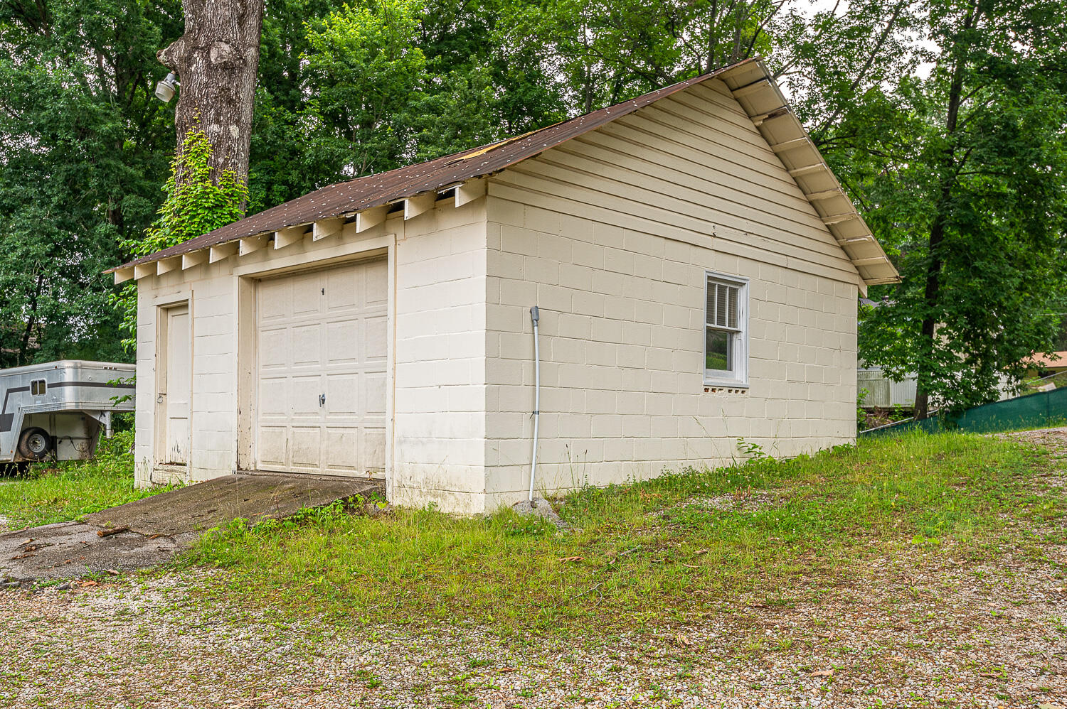9422 Fuller Road