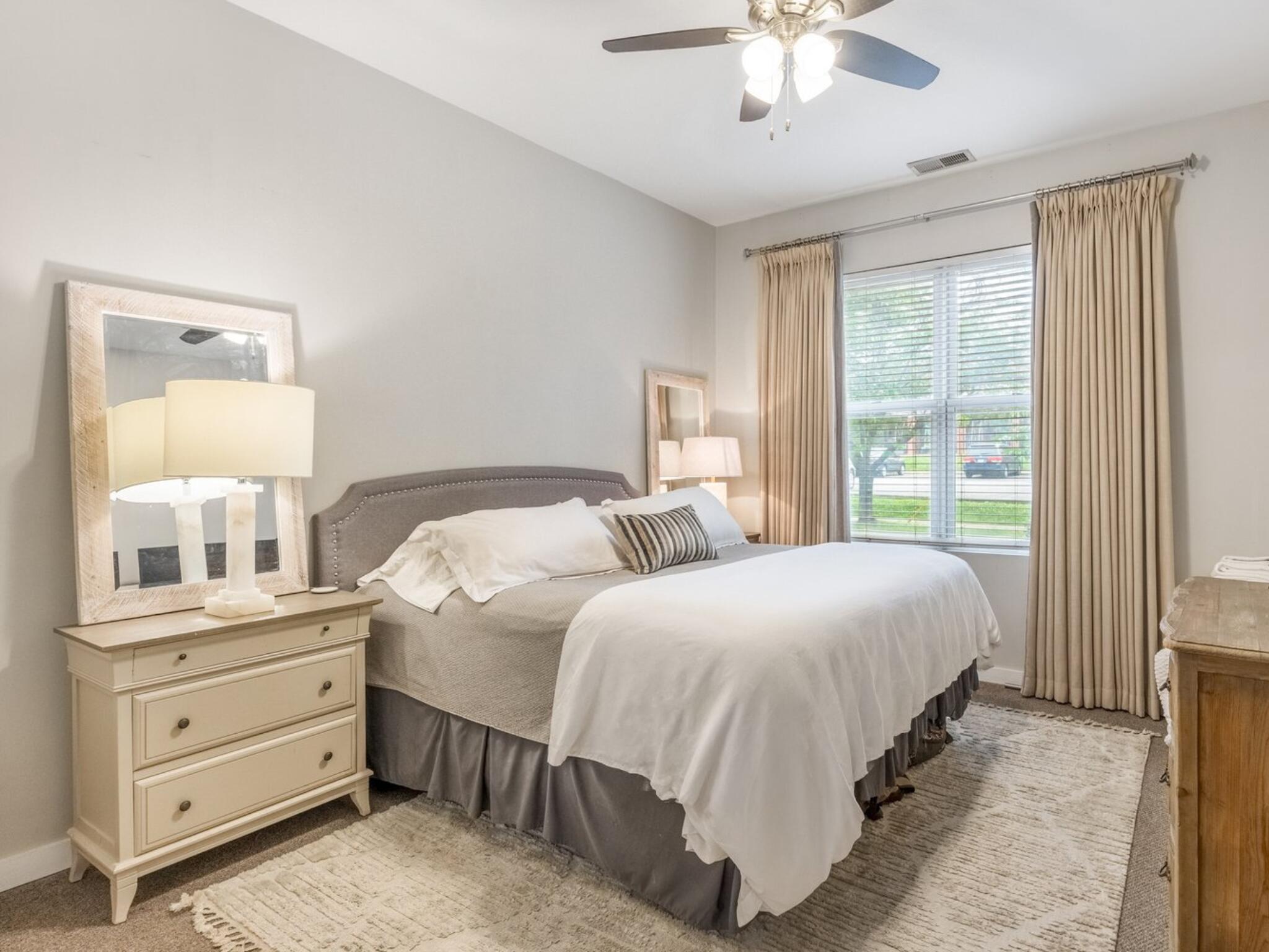 1609 Long Street, 103
