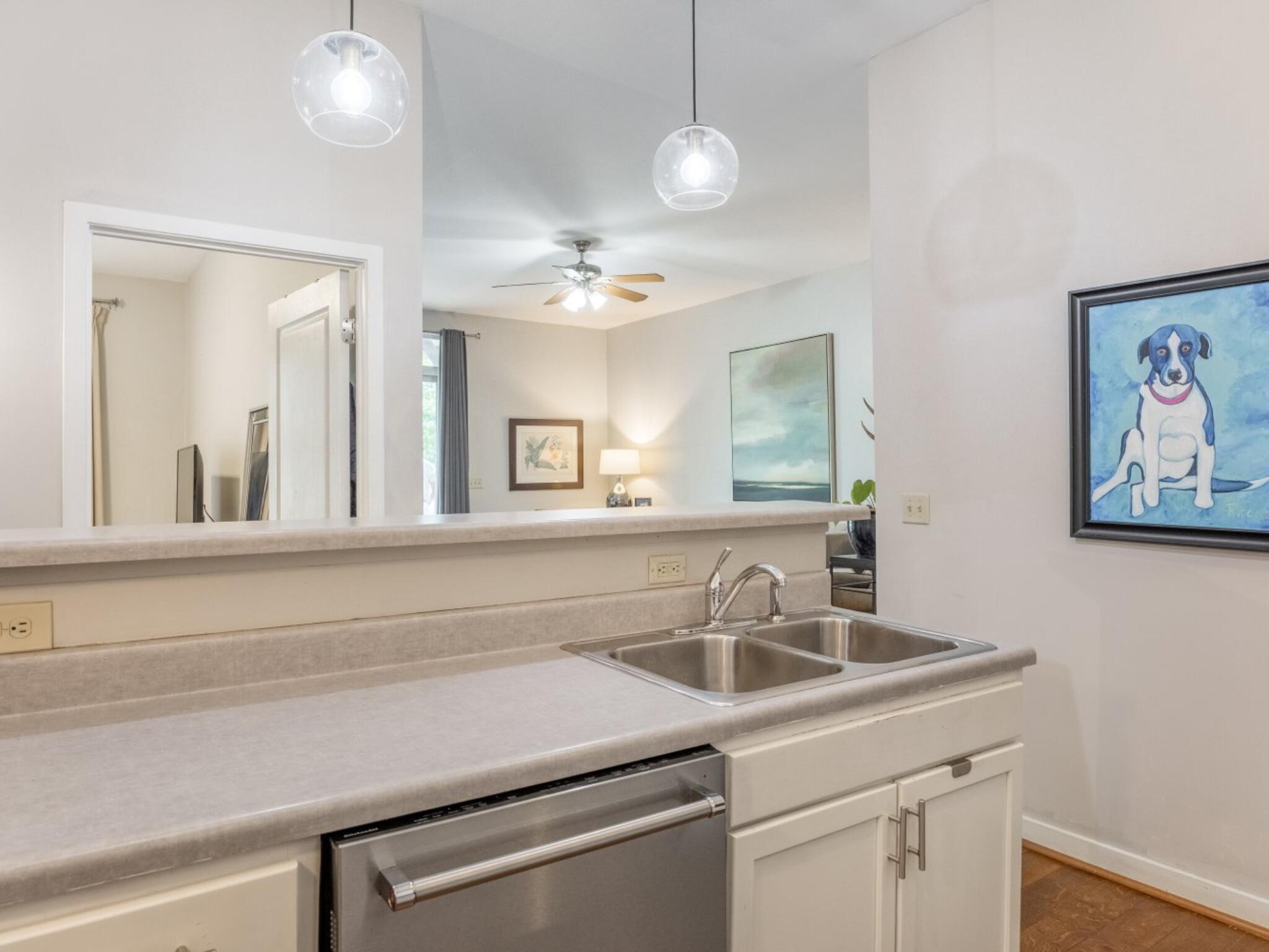 1609 Long Street, 103